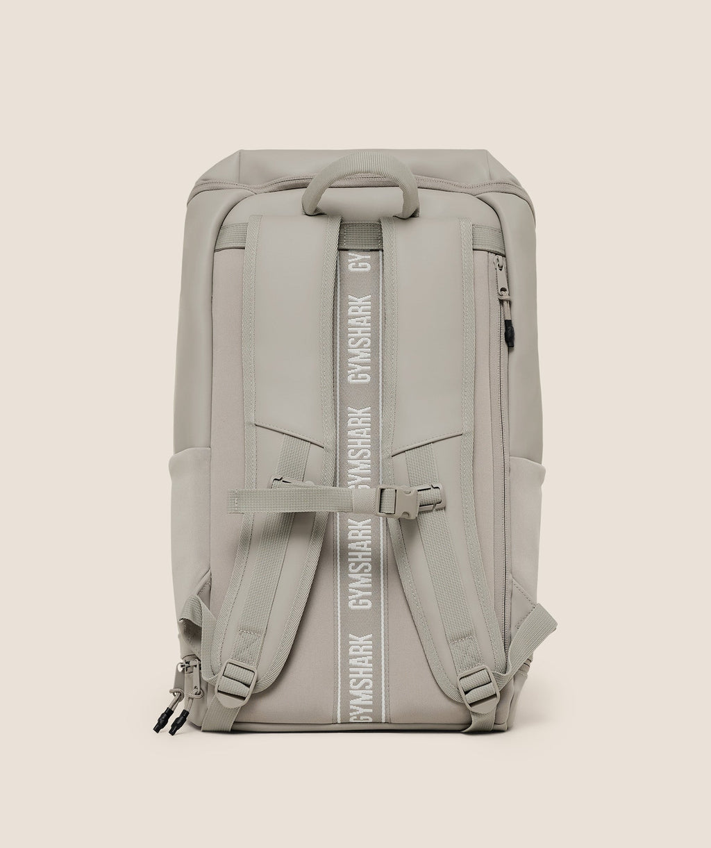 gymshark-sleek-backpack-bags-grey-aw25