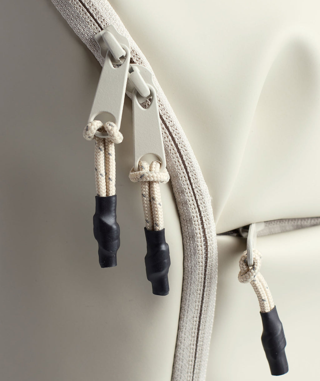gymshark-sleek-backpack-pebble-grey-ss25