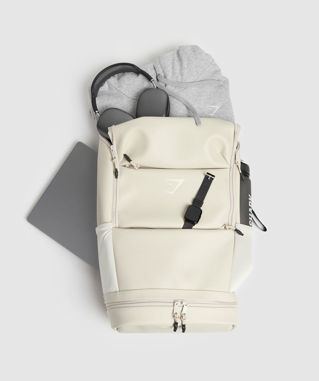 gymshark-sleek-backpack-pebble-grey-ss25