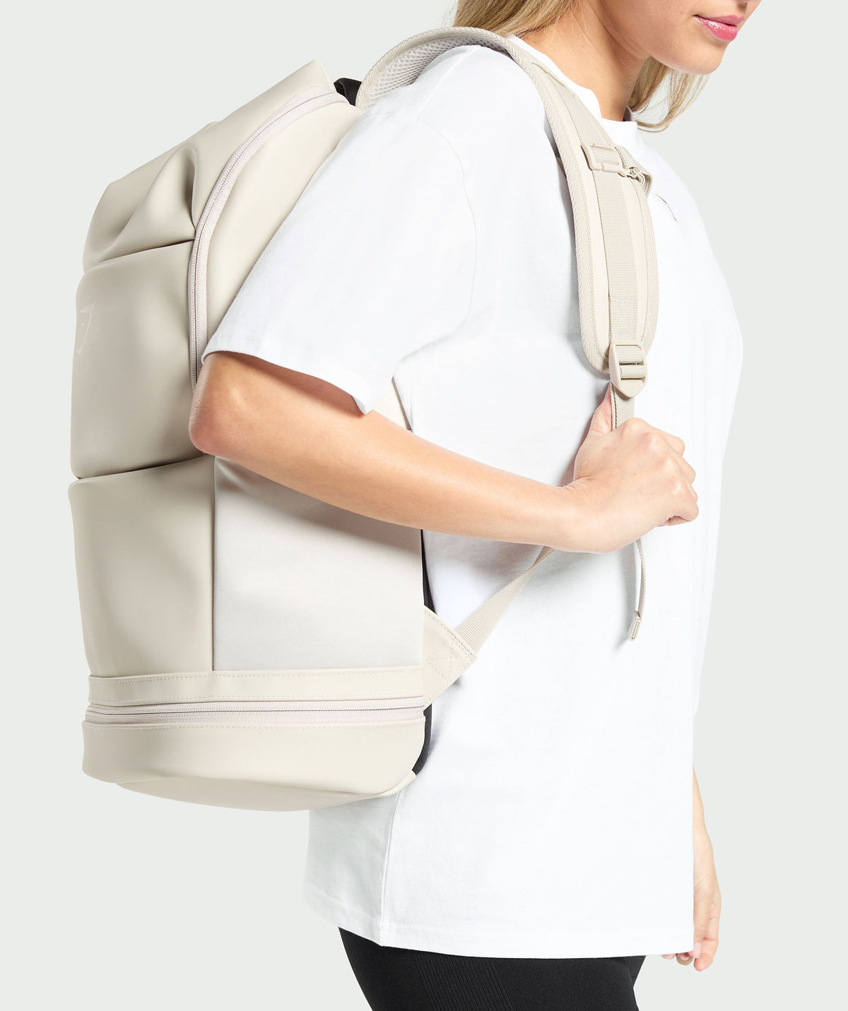 gymshark-sleek-backpack-pebble-grey-ss25