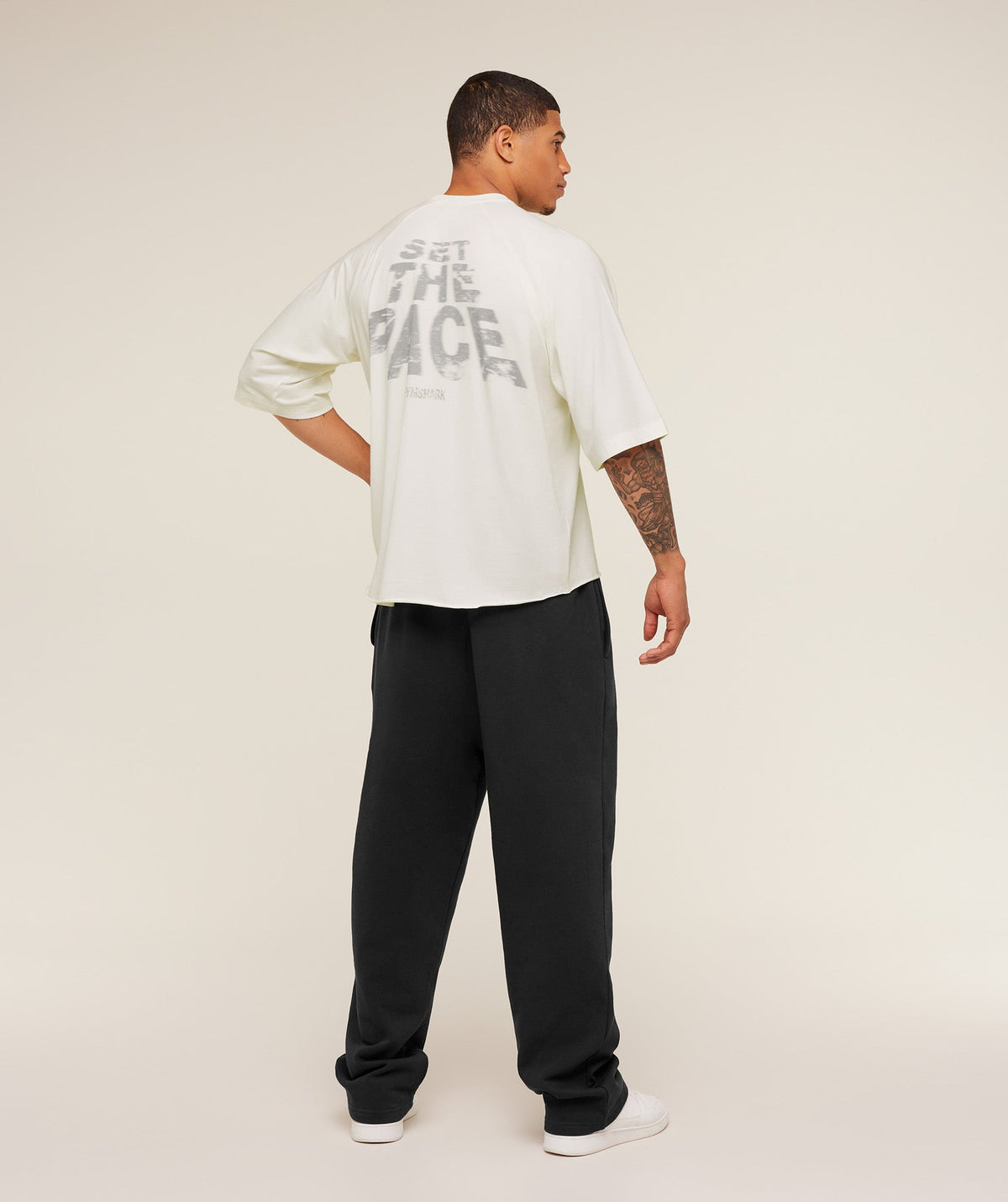 gymshark-set-the-pace-boxy-t-shirt-ss-tops-white-ss26