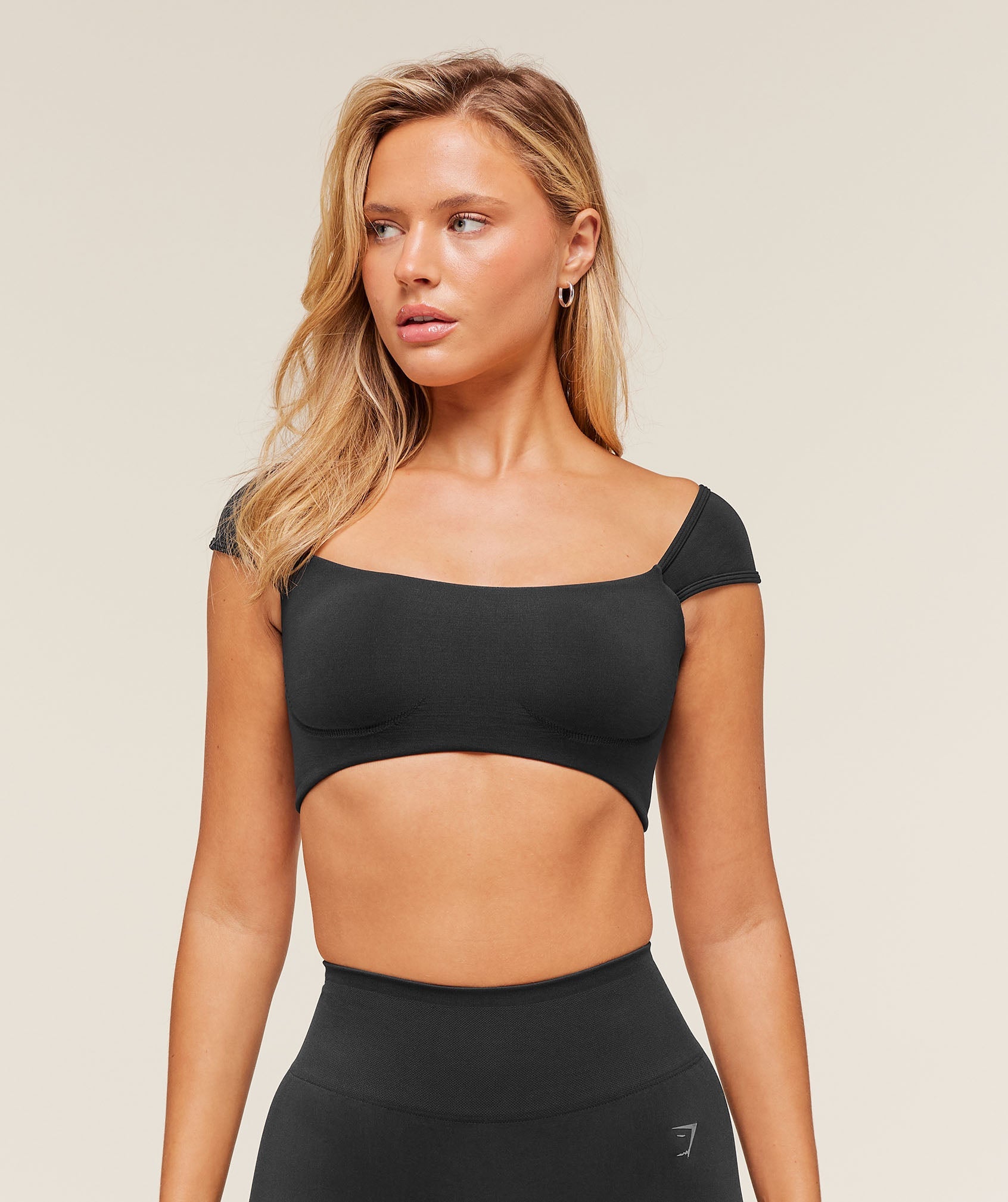 gymshark-soft-sculpt-cap-sleeve-bralette-black-ss25