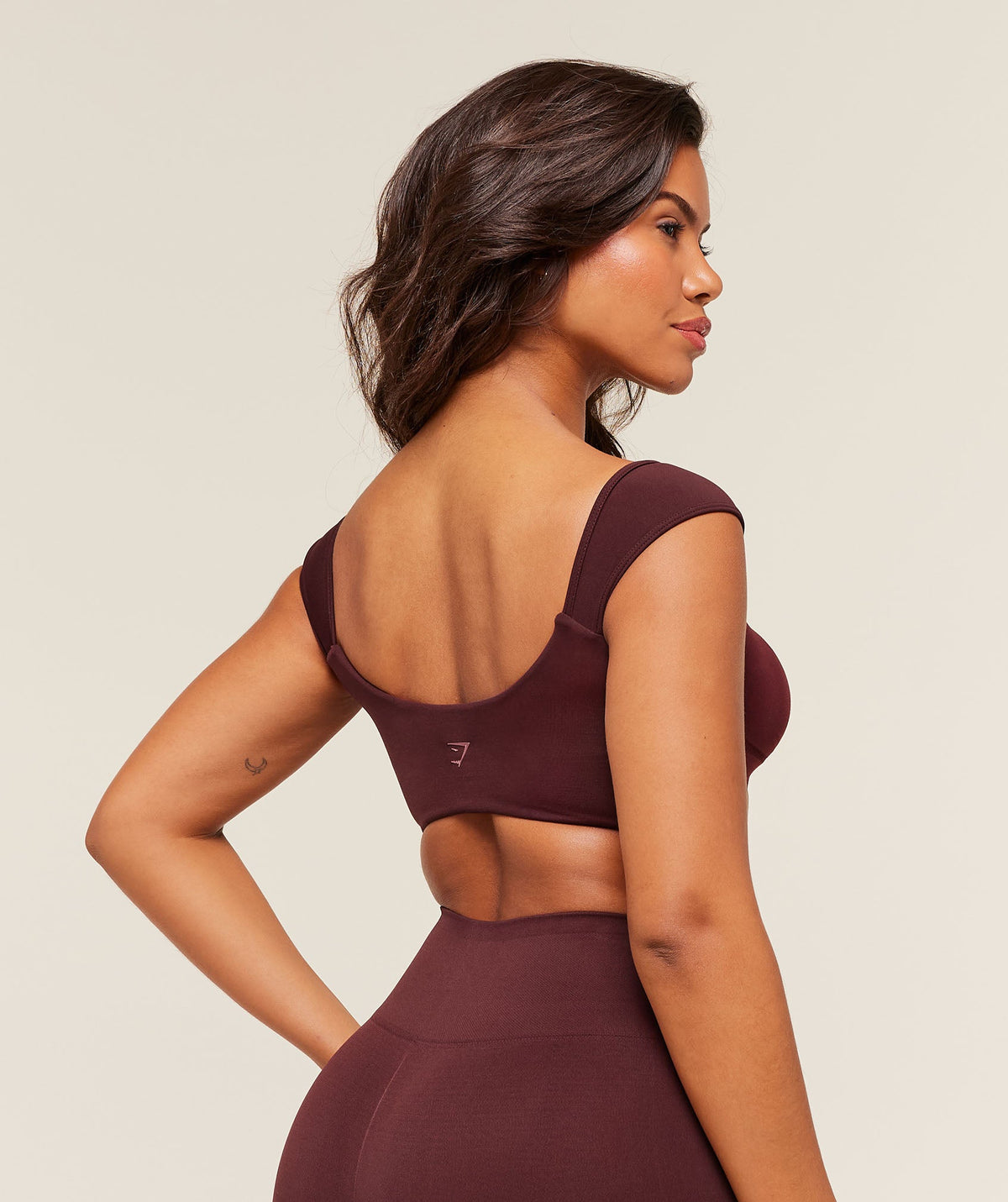 gymshark-soft-sculpt-cap-sleeve-bralette-sports-bras-brown-aw25