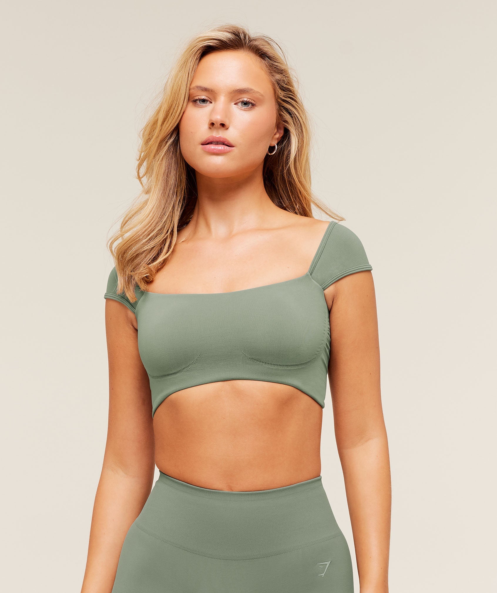 gymshark-soft-sculpt-cap-sleeve-bralette-sports-bras-green-aw25
