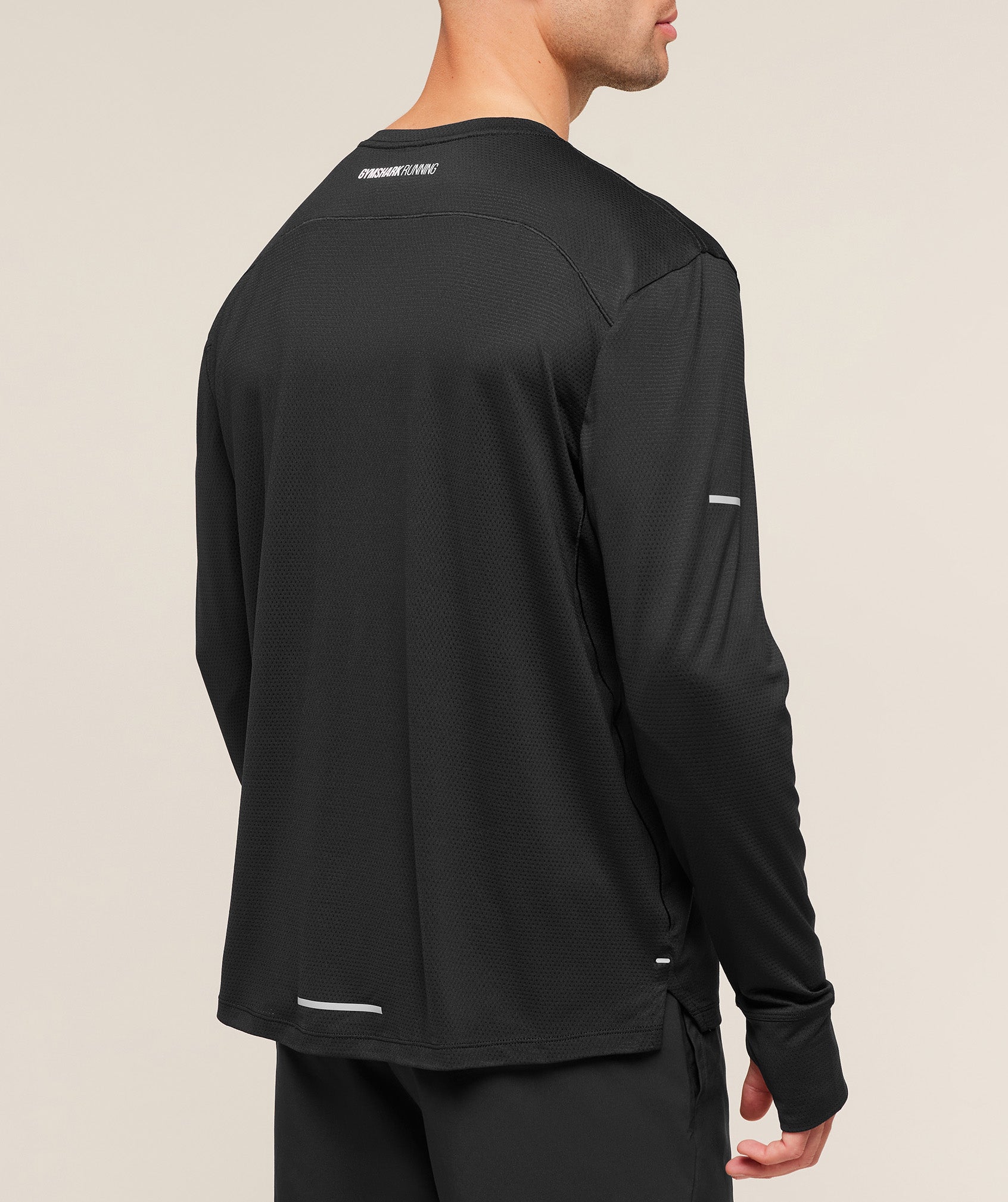 gymshark-running-long-sleeve-t-shirt-ls-tops-black-aw25