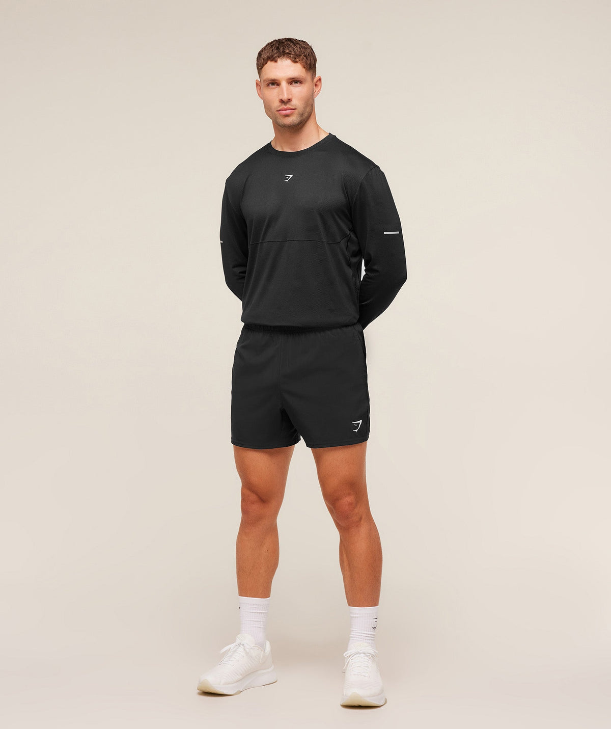 gymshark-running-long-sleeve-t-shirt-ls-tops-black-aw25