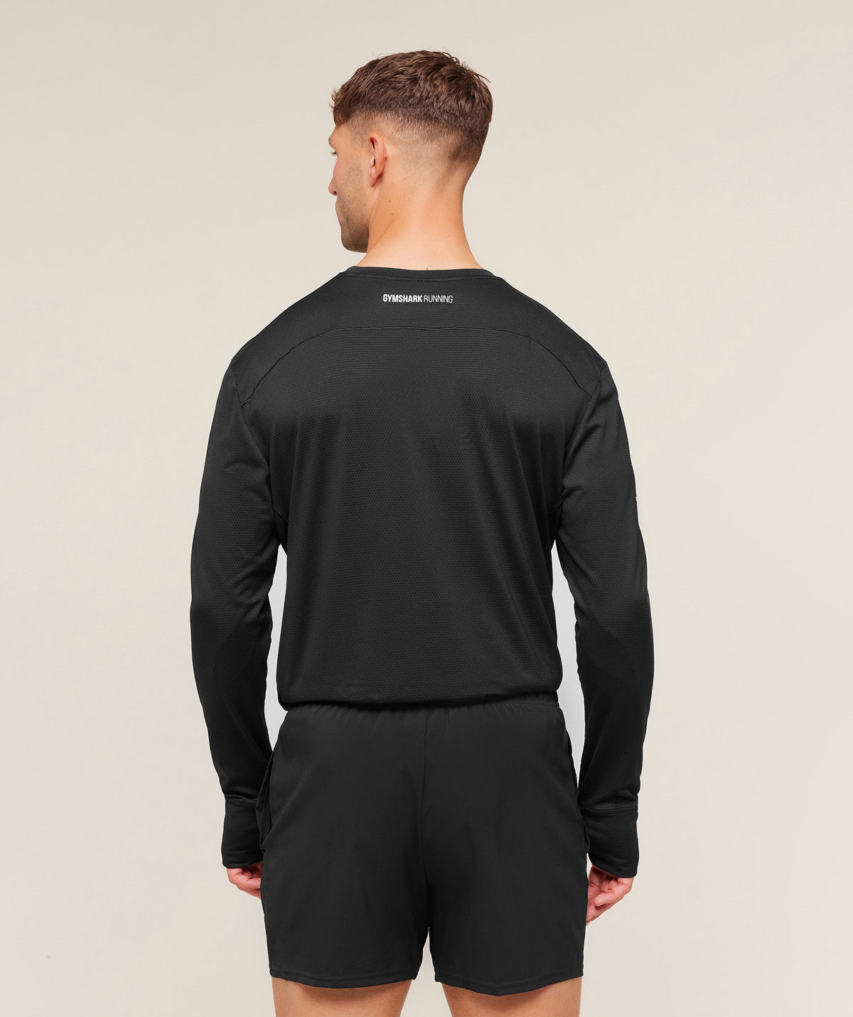 gymshark-running-long-sleeve-t-shirt-ls-tops-black-aw25