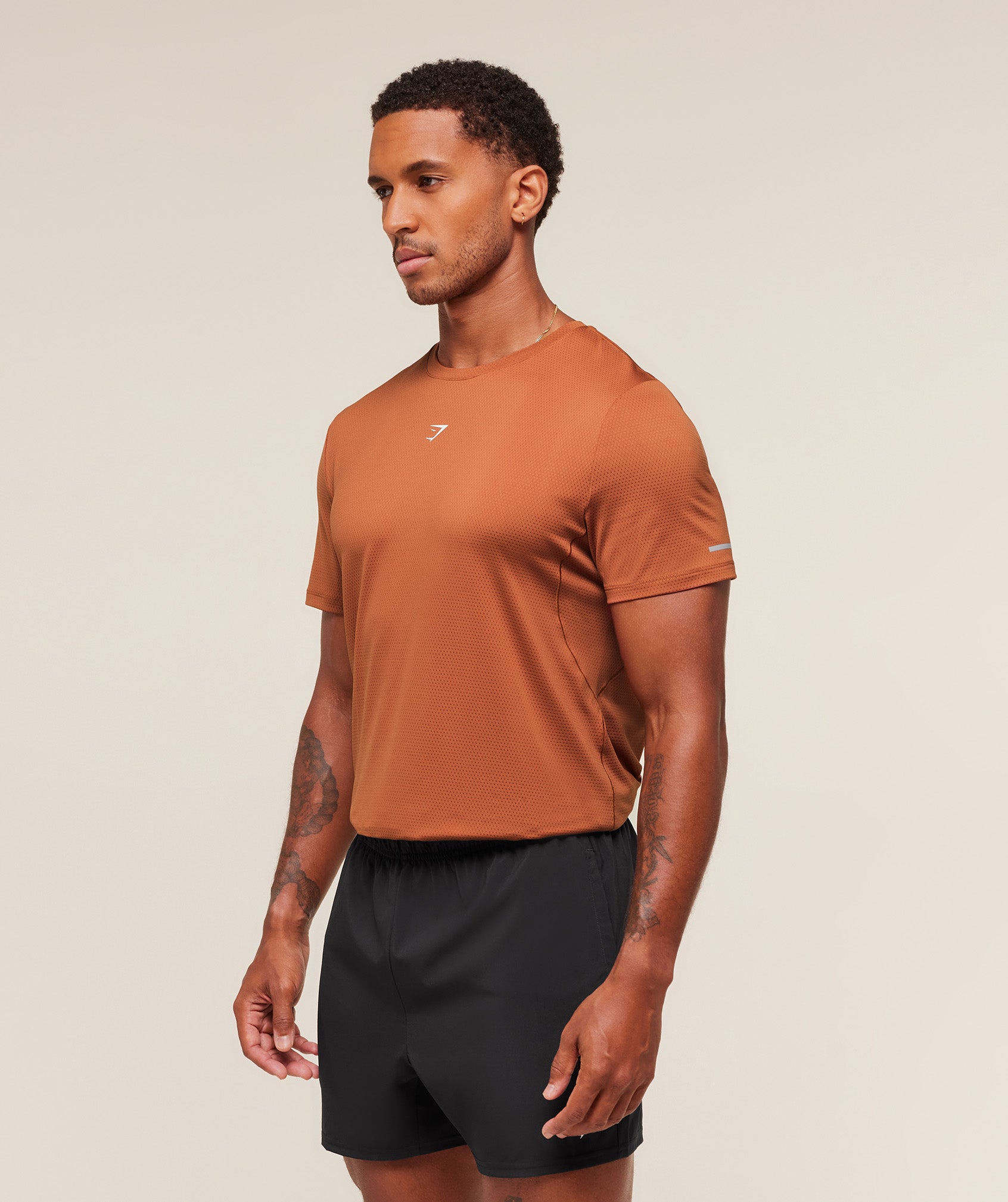 gymshark-running-t-shirt-ss-tops-brown-aw25-1
