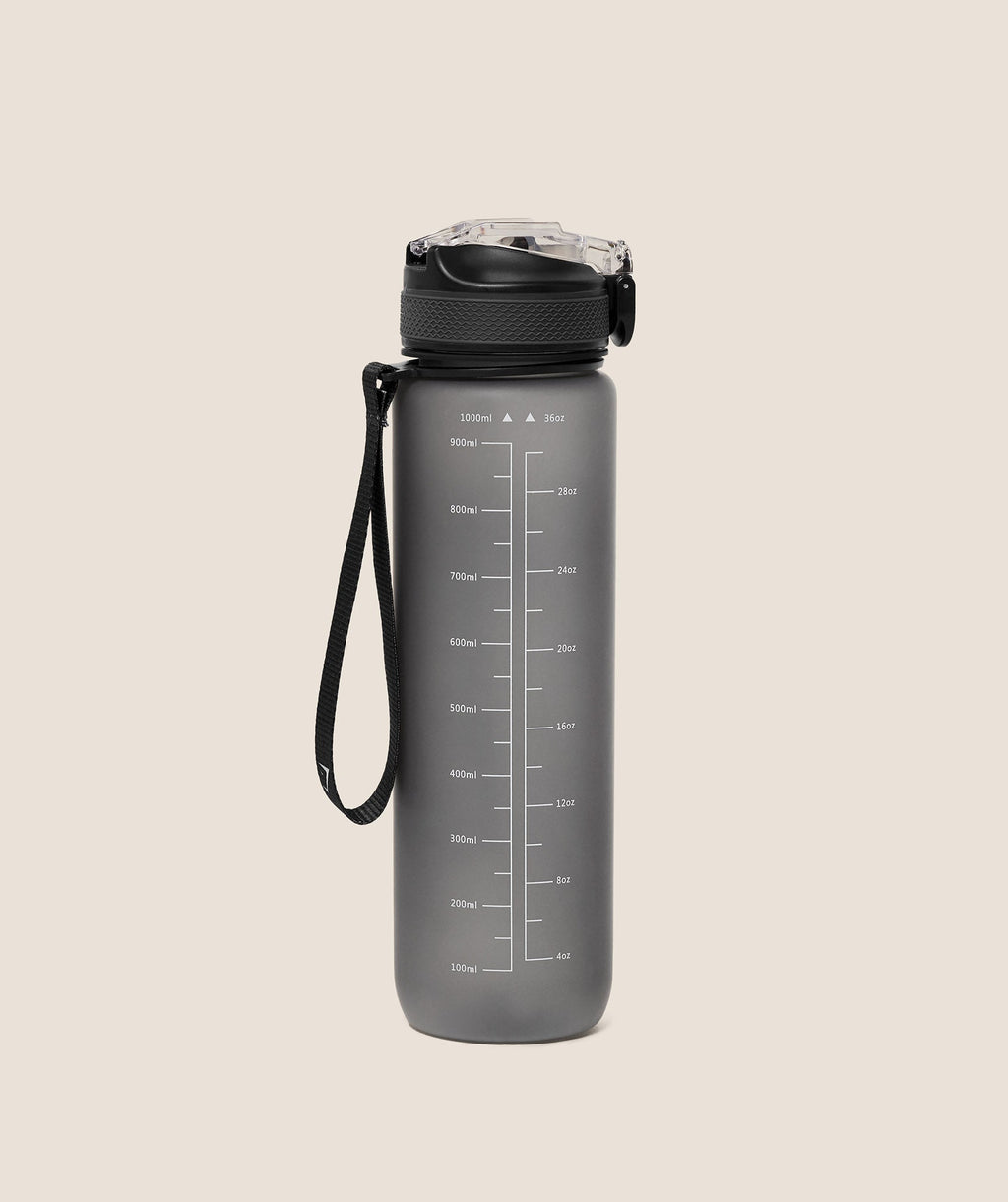 gymshark-sports-bottle-with-straw-bottles-black-ss26