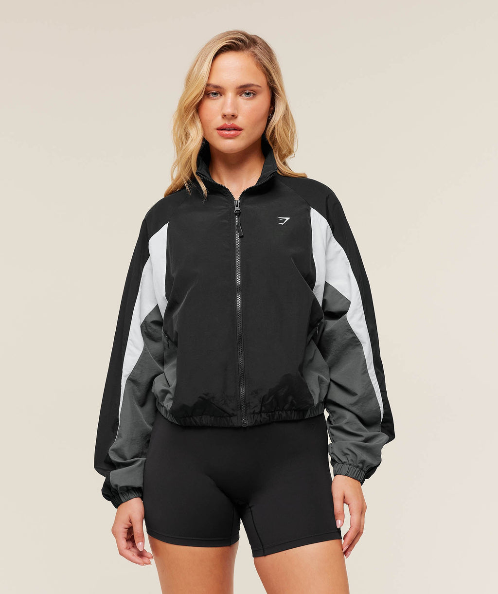 gymshark-contrast-woven-jacket-jackets-outerwear-black-aw25