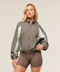 gymshark-contrast-woven-jacket-jackets-outerwear-brown-aw25-1