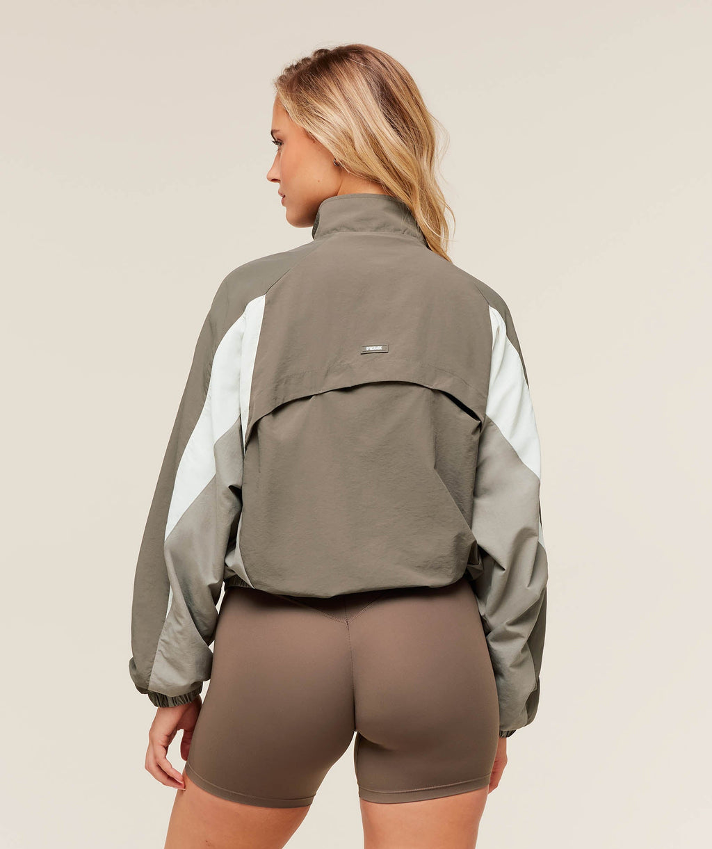 gymshark-contrast-woven-jacket-jackets-outerwear-brown-aw25-1