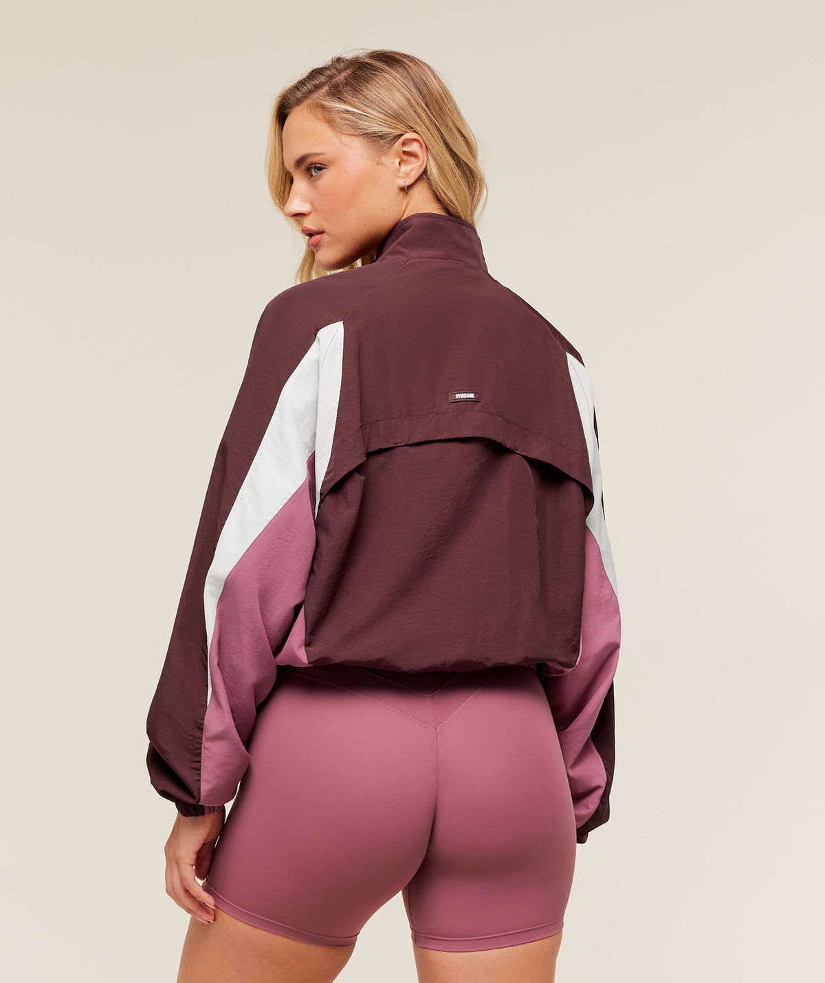 gymshark-contrast-woven-jacket-jackets-outerwear-brown-aw25