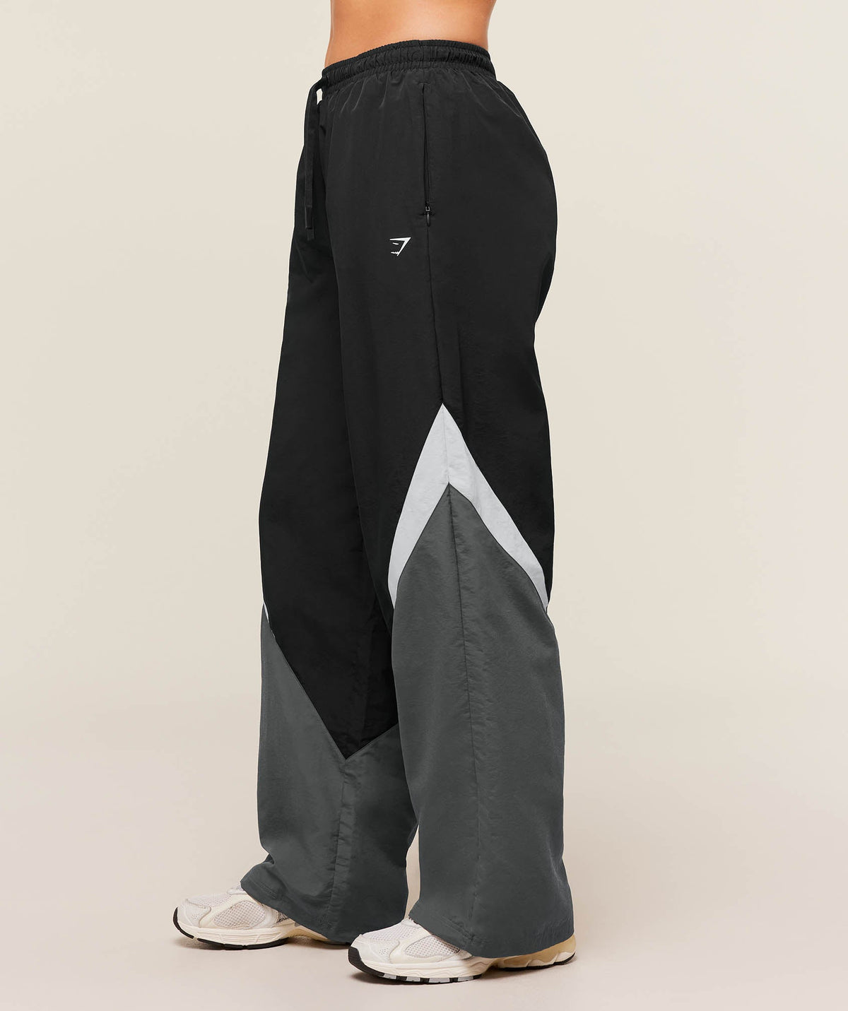 gymshark-contrast-track-pant-pants-black-aw25