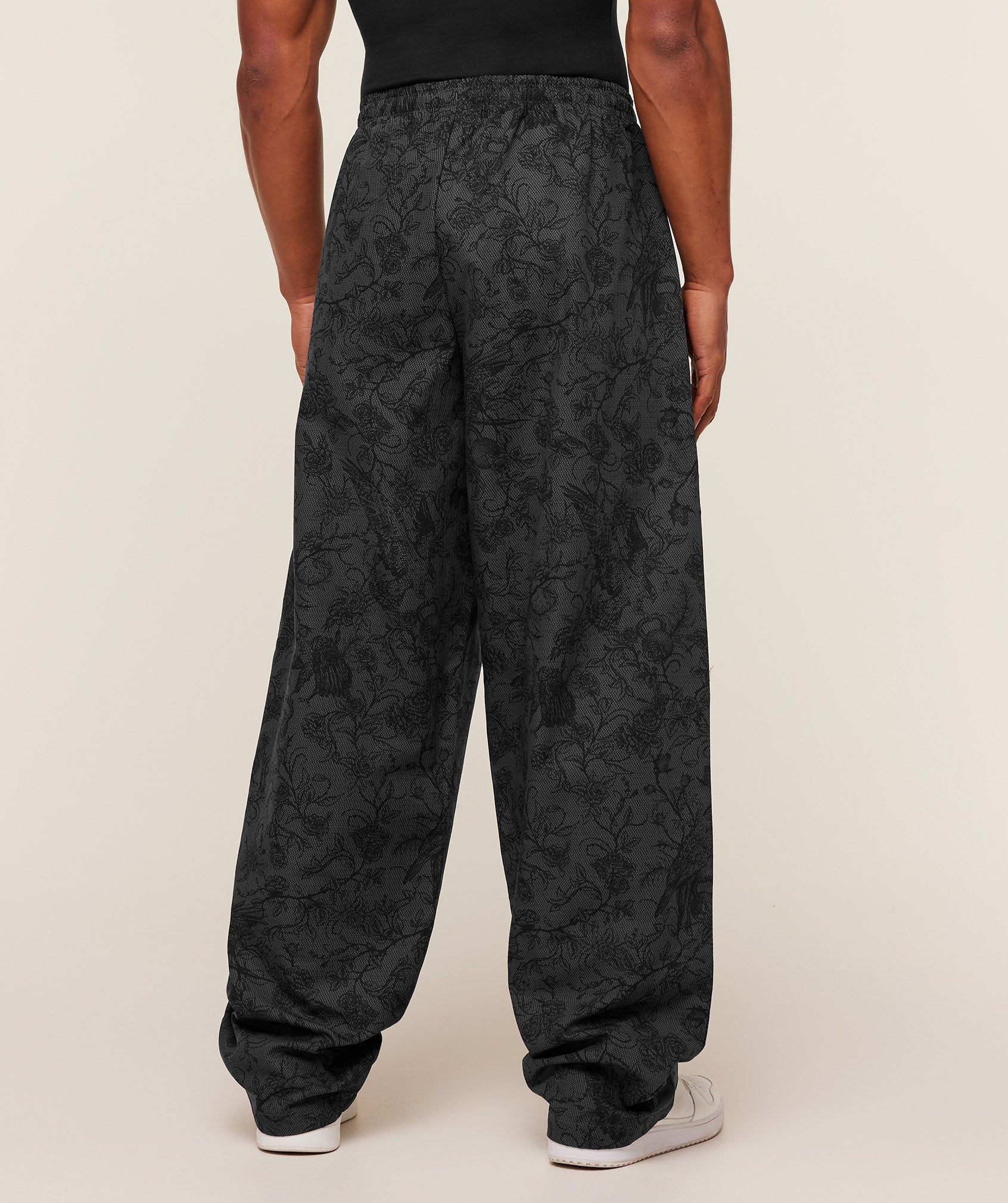 gymshark-straight-leg-pumper-pants-pants-black-ss26
