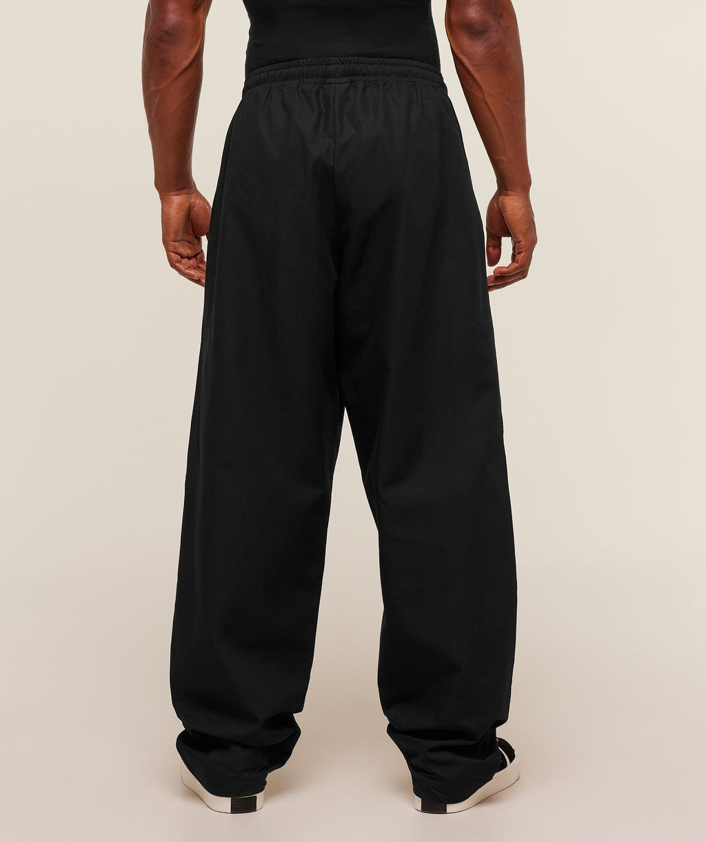 gymshark-straight-leg-pumper-pants-pants-black-aw25