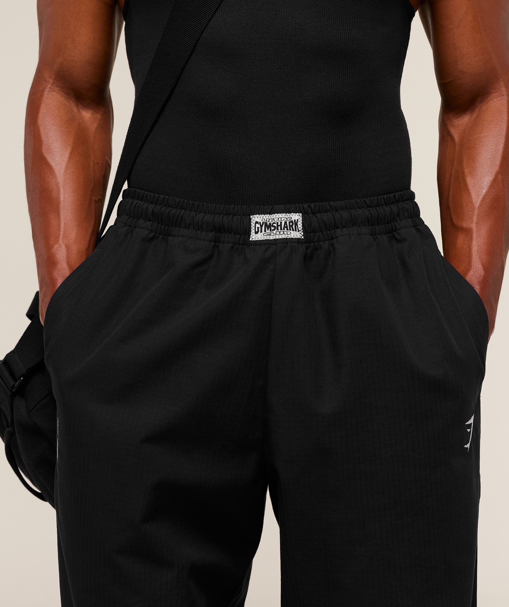 gymshark-straight-leg-pumper-pants-pants-black-aw25