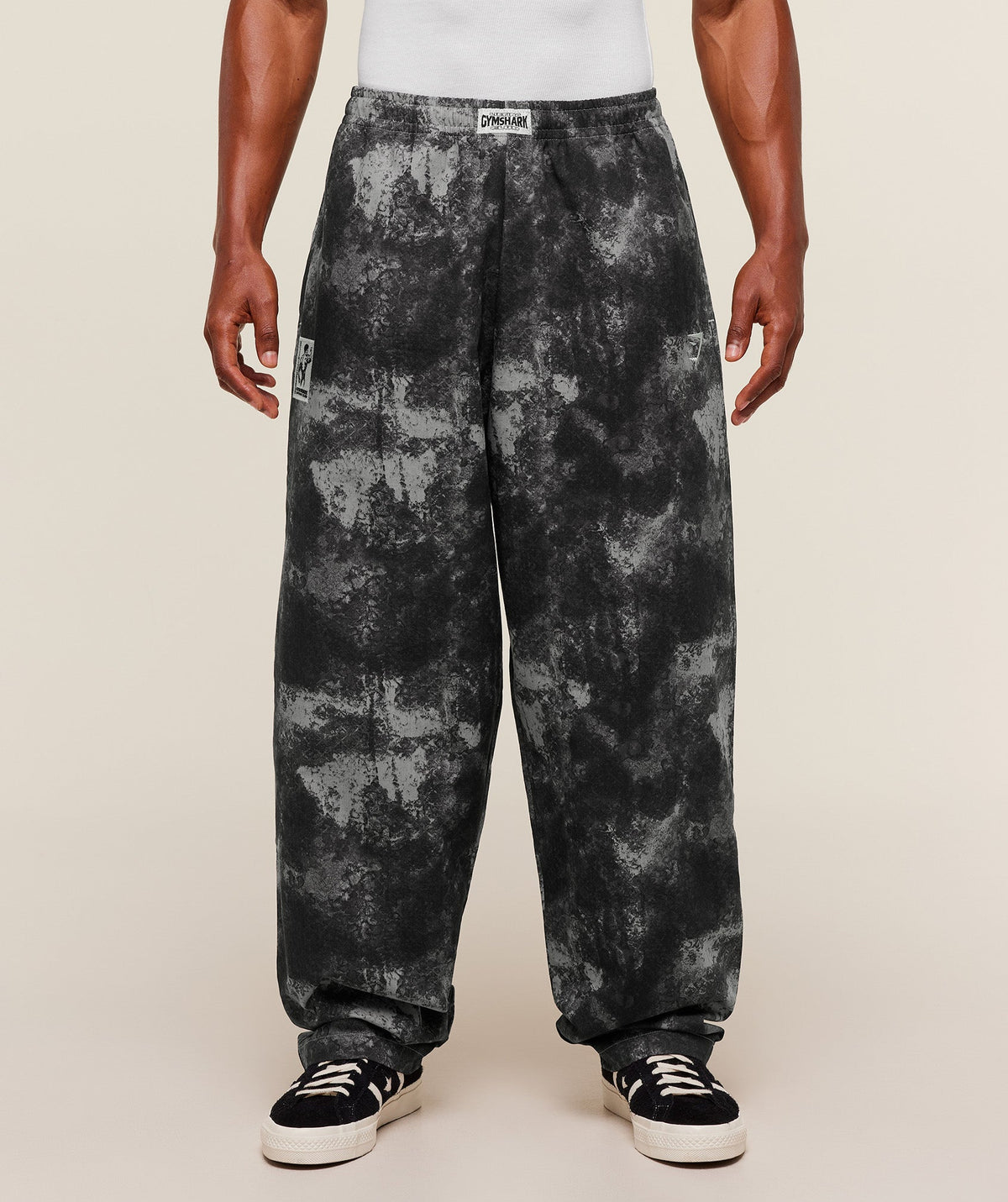 gymshark-straight-leg-pumper-pants-pants-grey-aw25