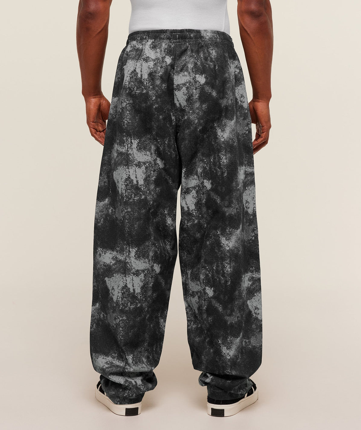 gymshark-straight-leg-pumper-pants-pants-grey-aw25