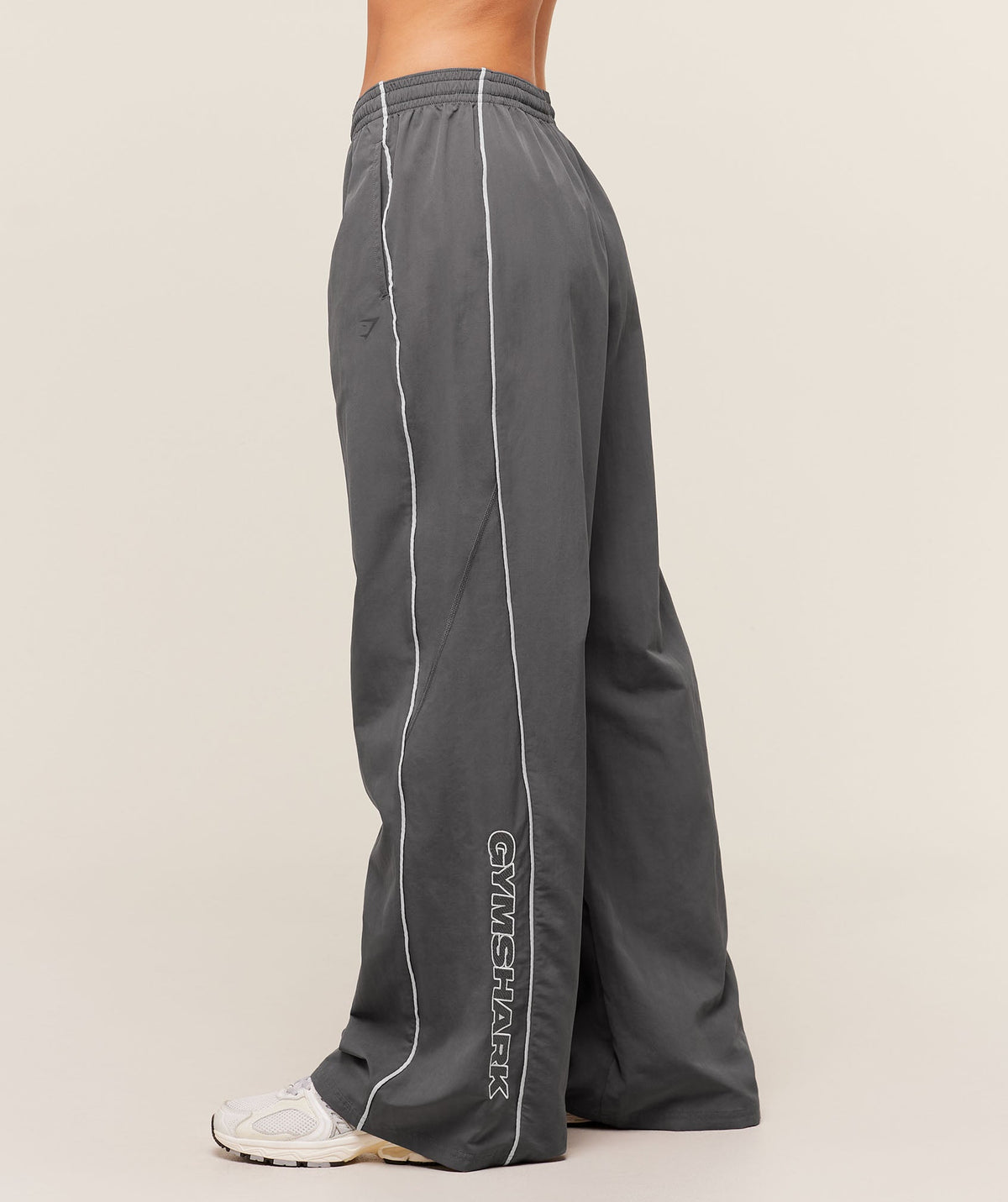 gymshark-wordmark-track-pants-pants-grey-aw25