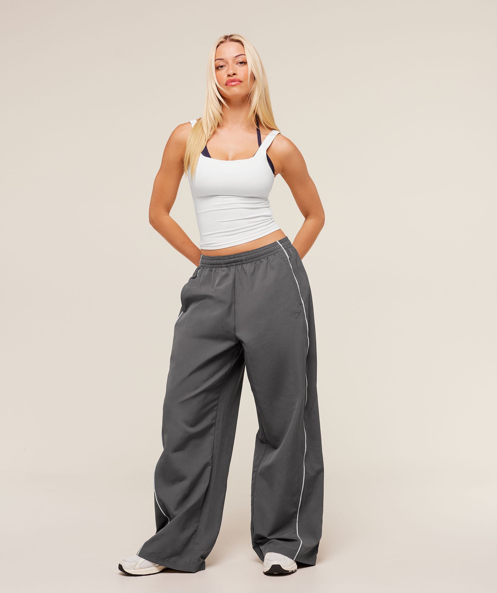 gymshark-wordmark-track-pants-pants-grey-aw25
