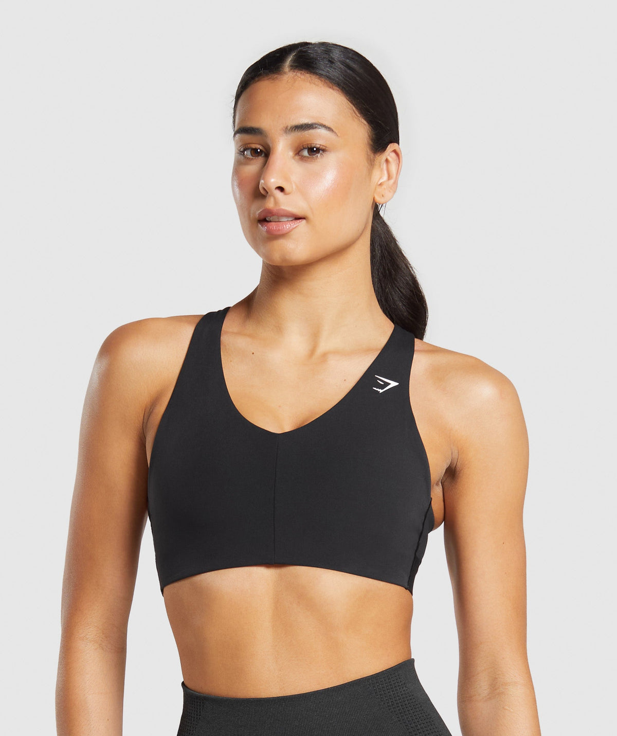 gymshark-strappy-back-medium-support-sports-bra-sports-bras-black-ss25