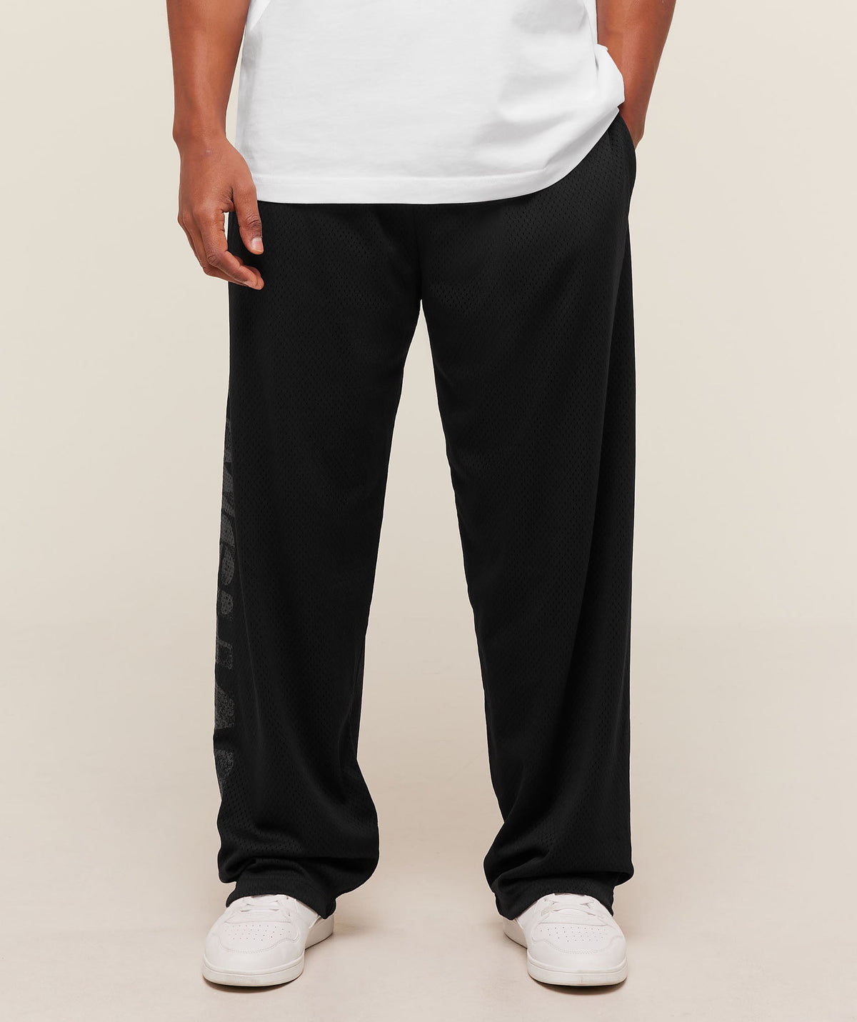 gymshark-graphic-wordmark-mesh-wide-leg-pants-pants-black-aw25