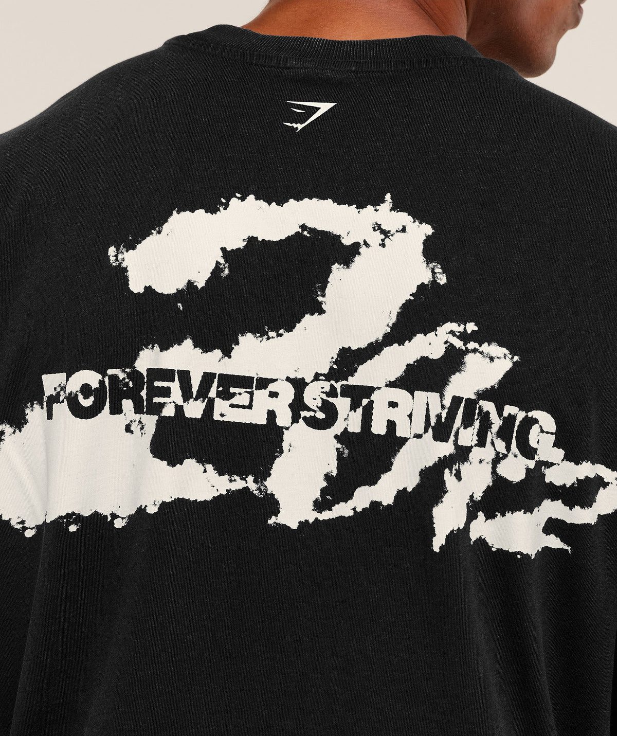 gymshark-forever-striving-t-shirt-ss-tops-black-aw25