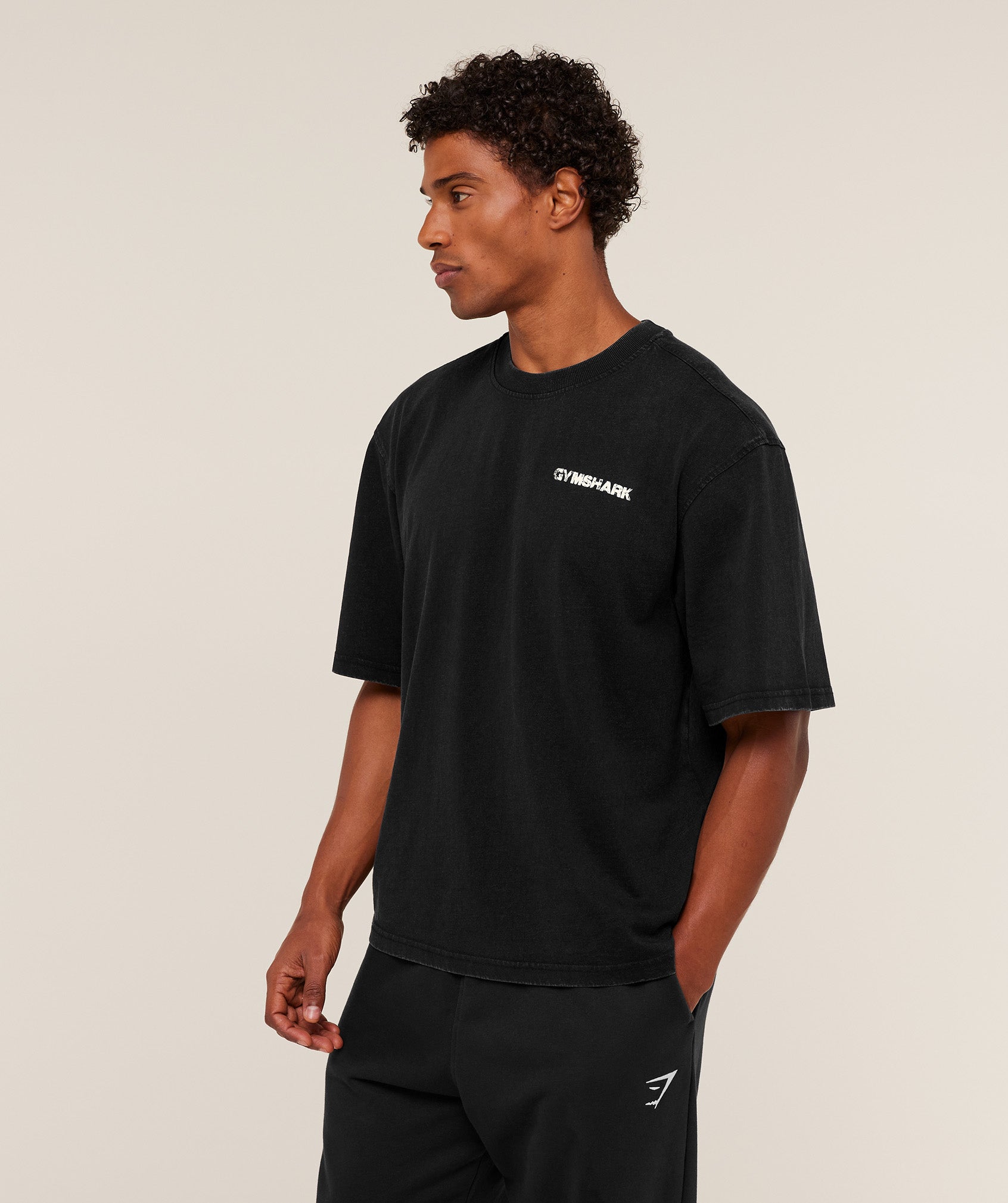 gymshark-forever-striving-t-shirt-ss-tops-black-aw25