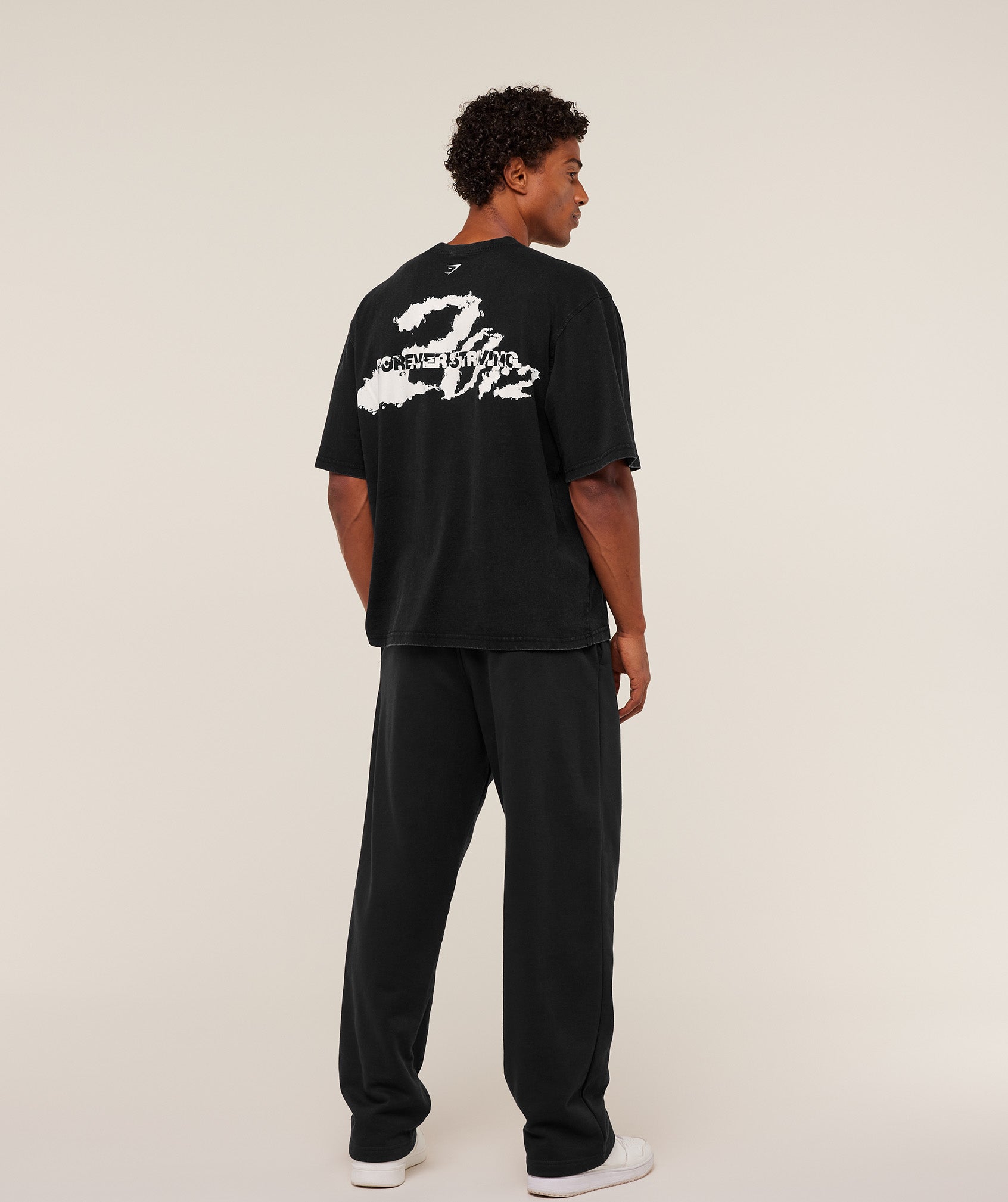 gymshark-forever-striving-t-shirt-ss-tops-black-aw25