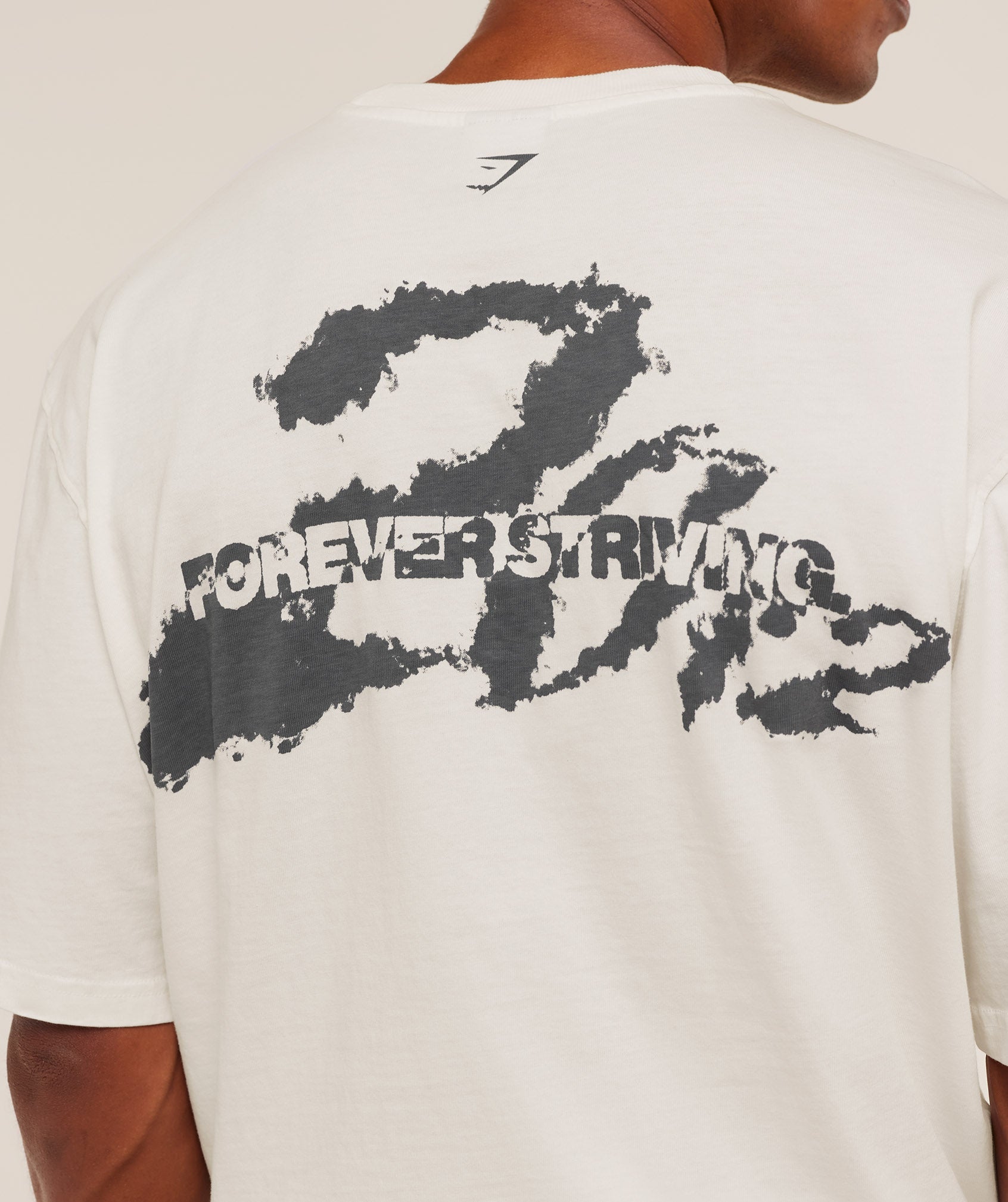 gymshark-forever-striving-t-shirt-ss-tops-white-aw25