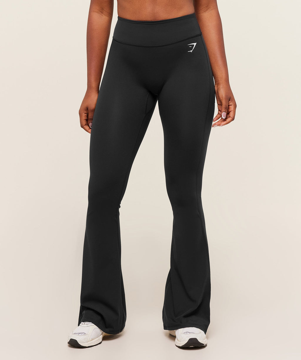 gymshark-superset-back-pocket-flared-legging-leggings-black-aw25