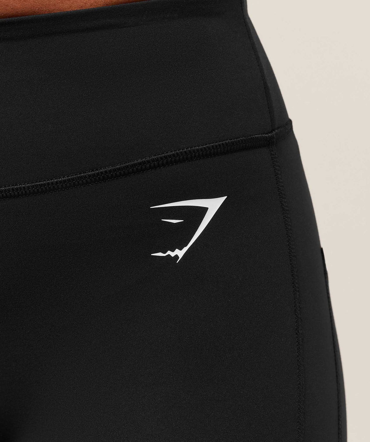 gymshark-superset-back-pocket-flared-legging-leggings-black-aw25