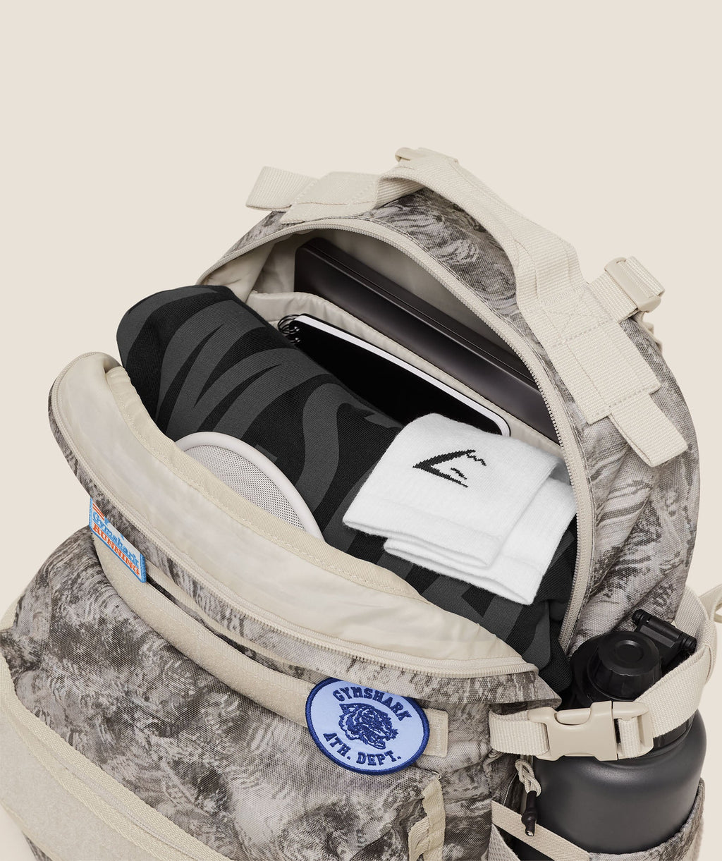gymshark-tactical-slouch-backpack-bags