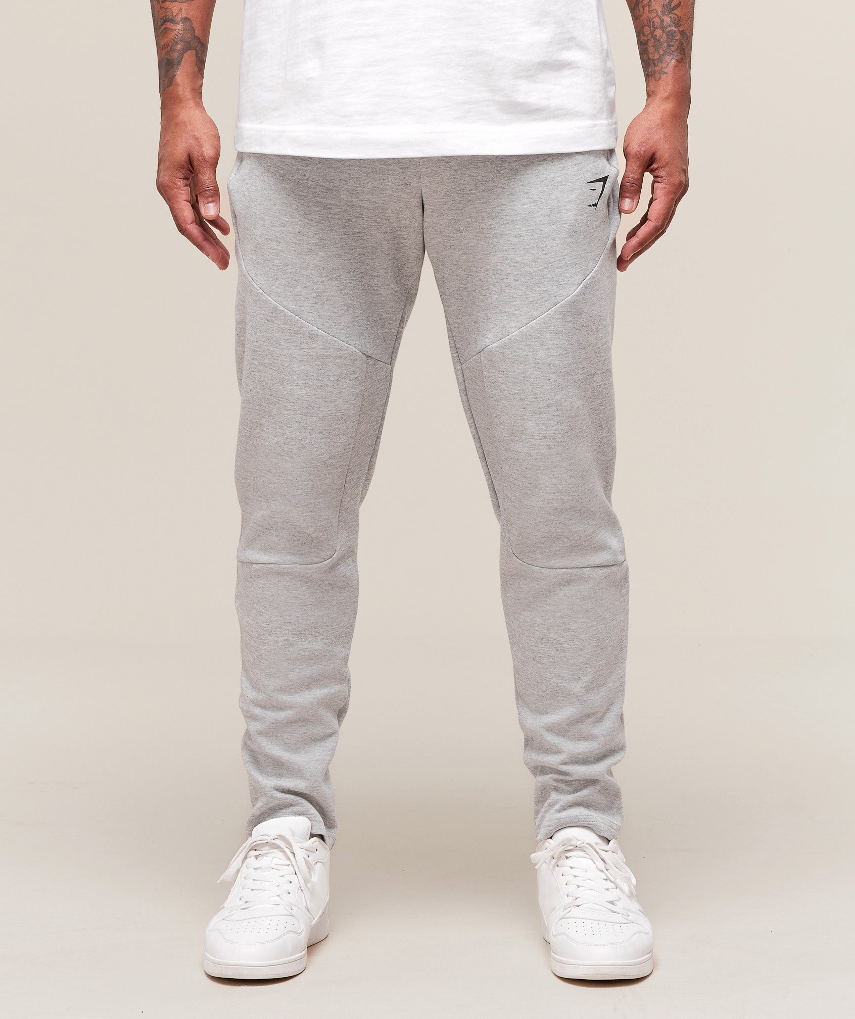 gymshark-interlock-tech-joggers-pants-grey-ss25-1
