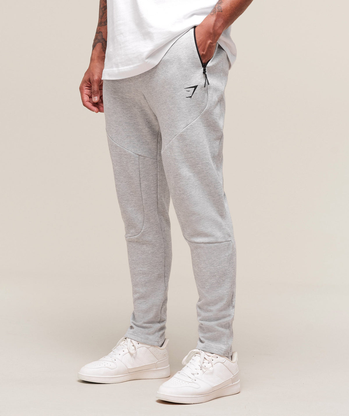 gymshark-interlock-tech-joggers-pants-grey-ss25-1