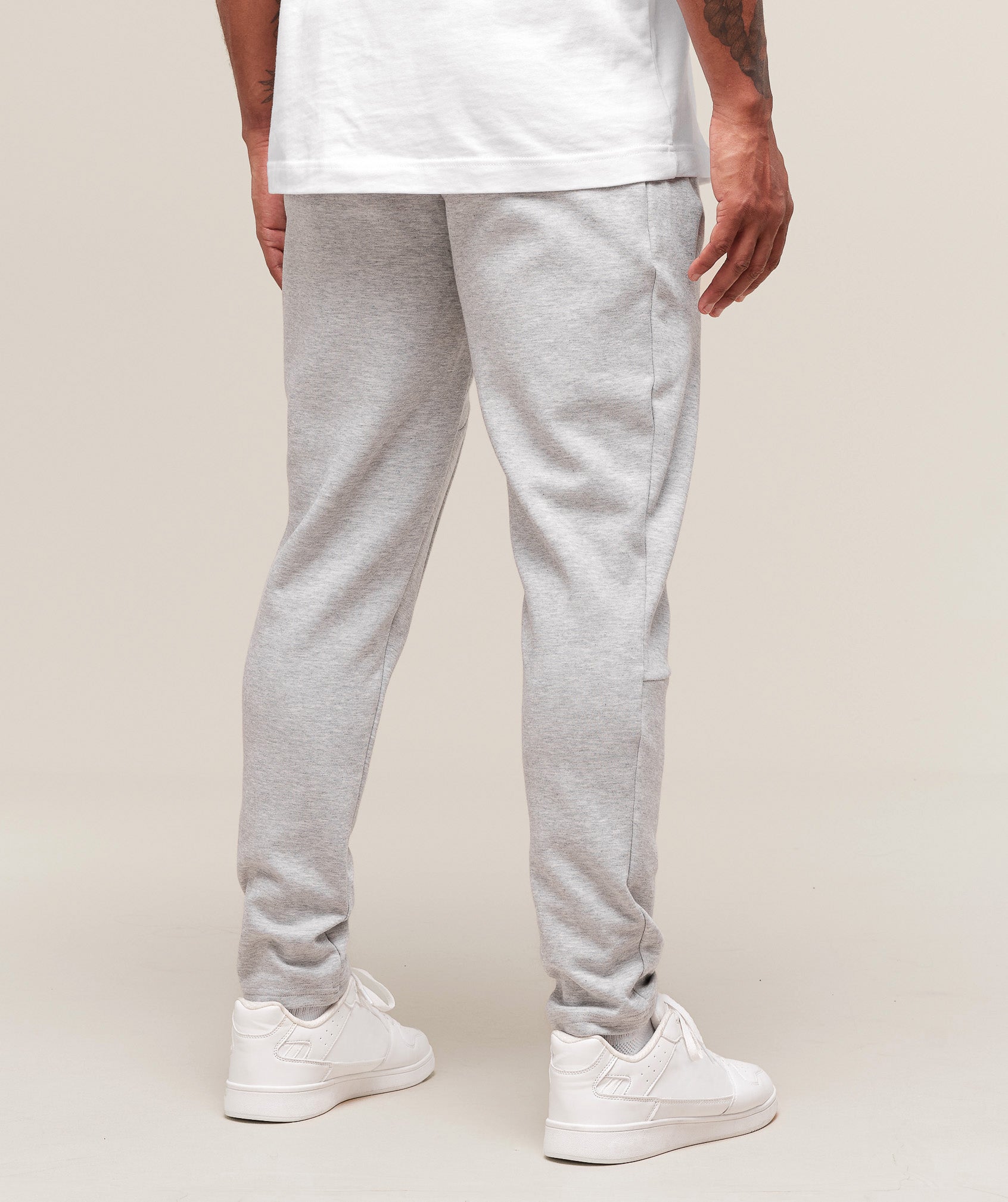 gymshark-interlock-tech-joggers-pants-grey-ss25-1