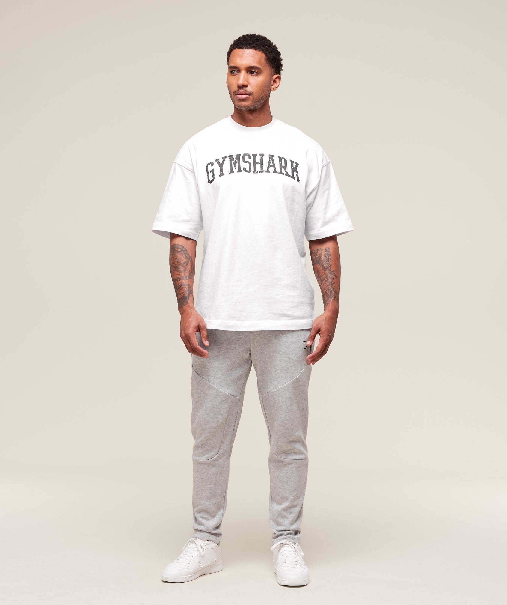 gymshark-interlock-tech-joggers-pants-grey-ss25-1