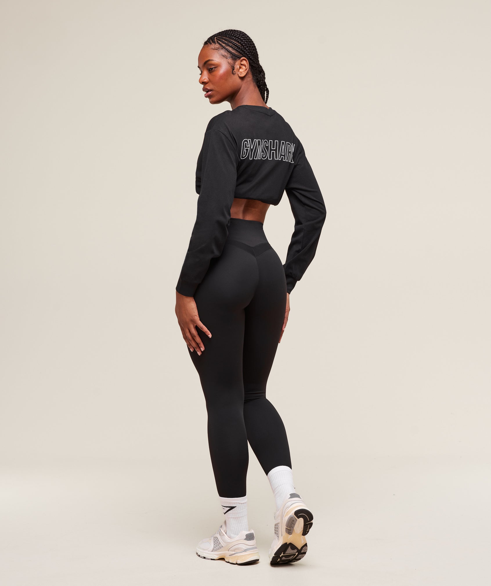 gymshark-trace-graphic-long-sleeve-top-ls-tops-black-ss25