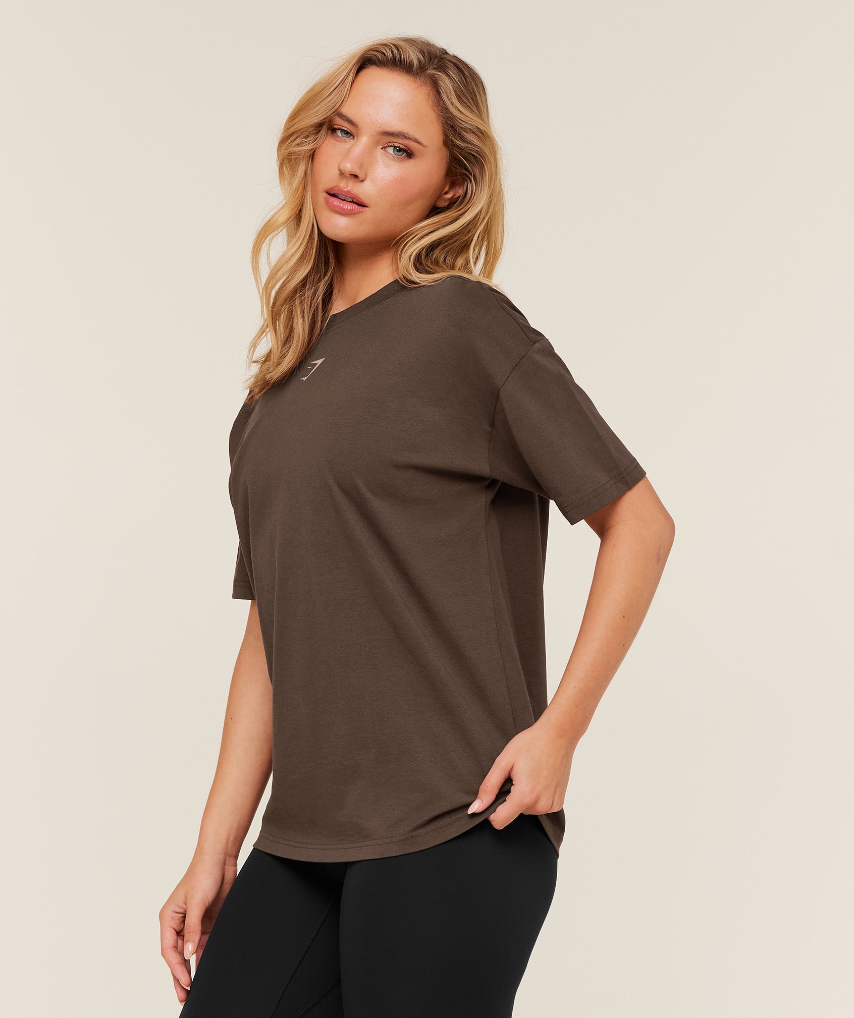 gymshark-trace-graphic-oversized-t-shirt-ss-tops