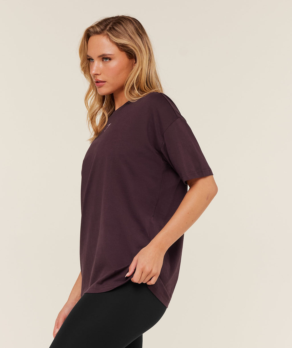 gymshark-trace-graphic-oversized-t-shirt-ss-tops-purple-ss26