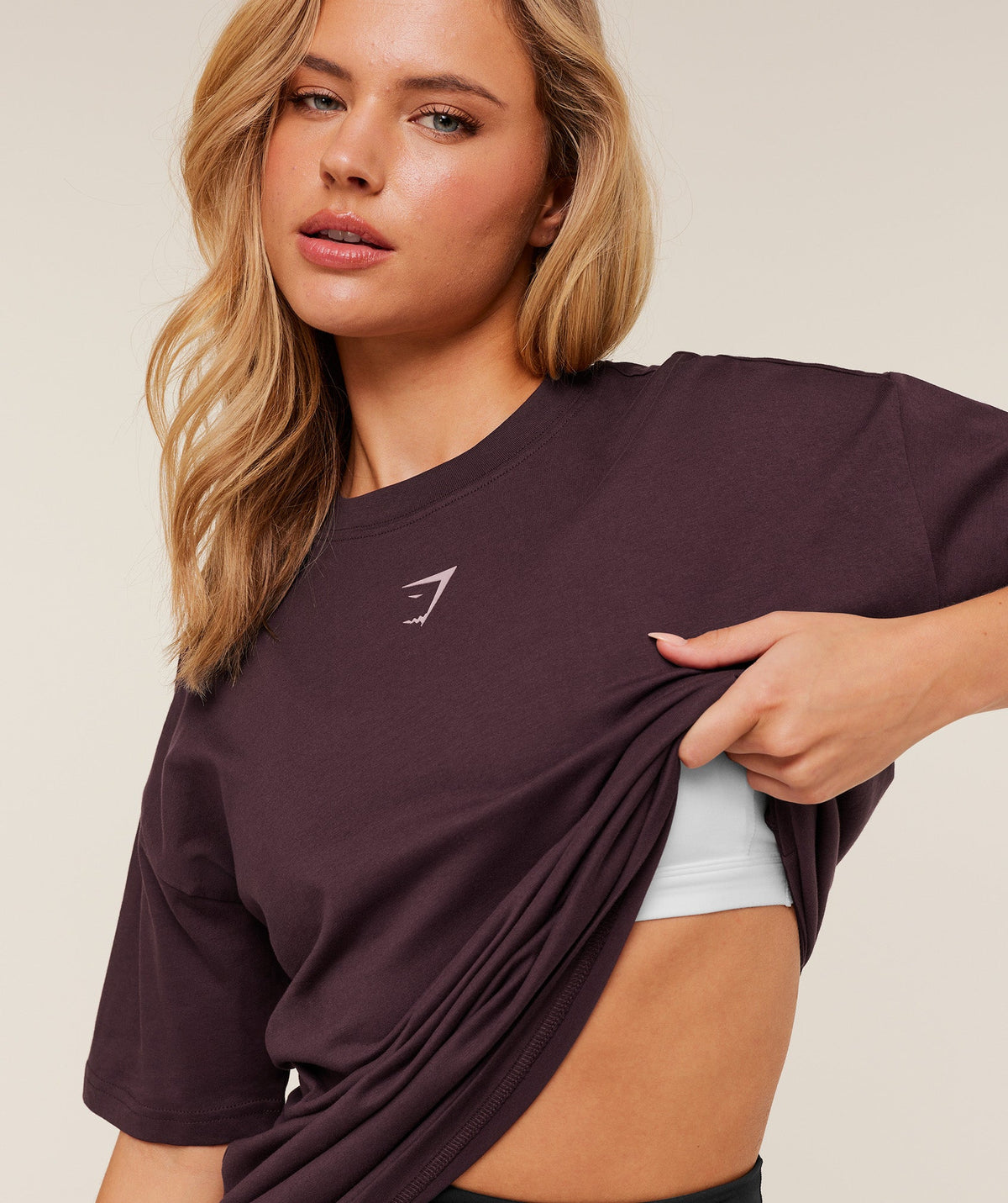 gymshark-trace-graphic-oversized-t-shirt-ss-tops-purple-ss26