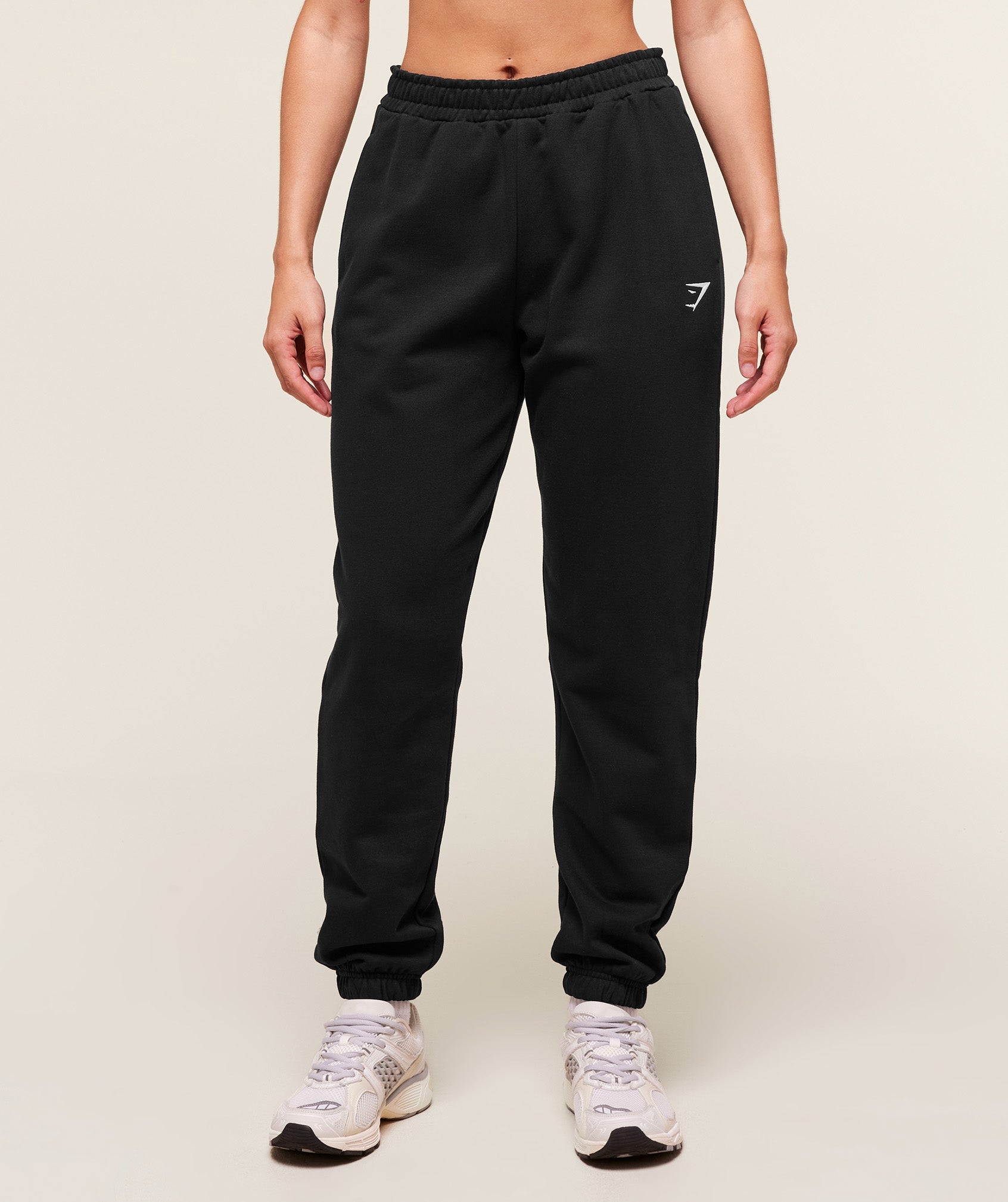gymshark-training-fleece-joggers-black-aw23