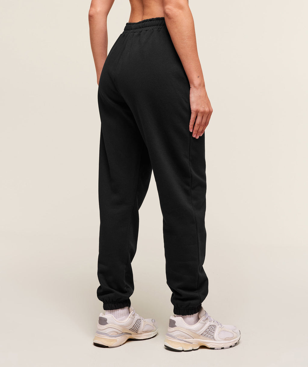 gymshark-training-fleece-joggers-black-aw23