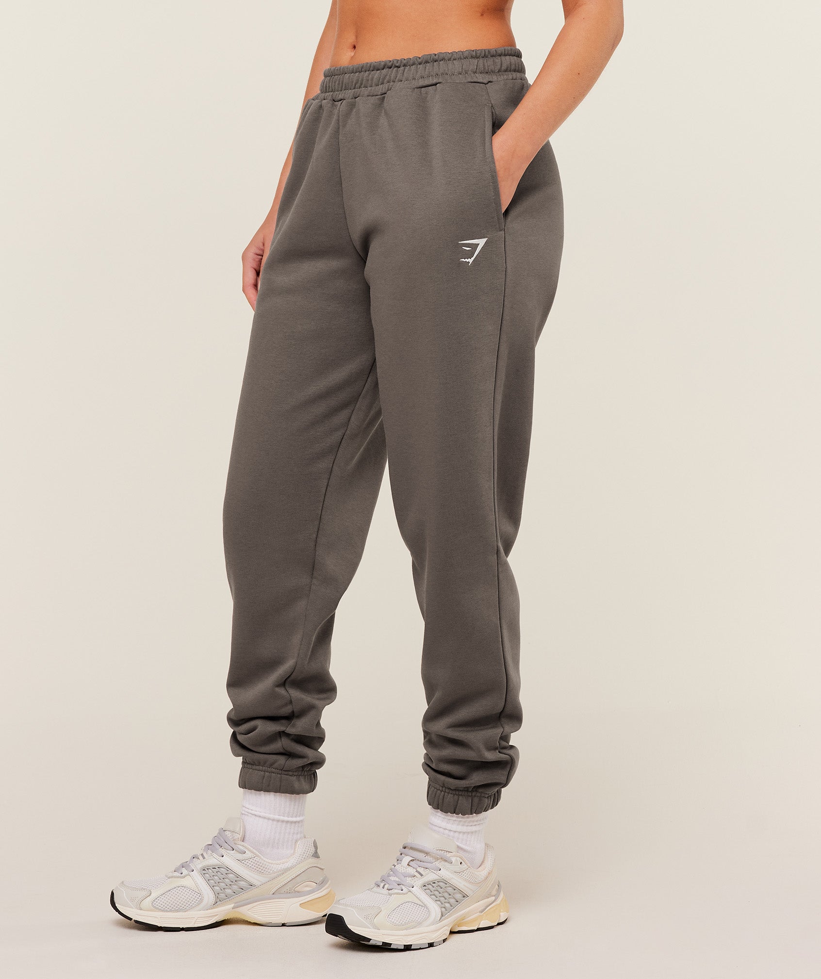 gymshark-training-fleece-joggers-pants