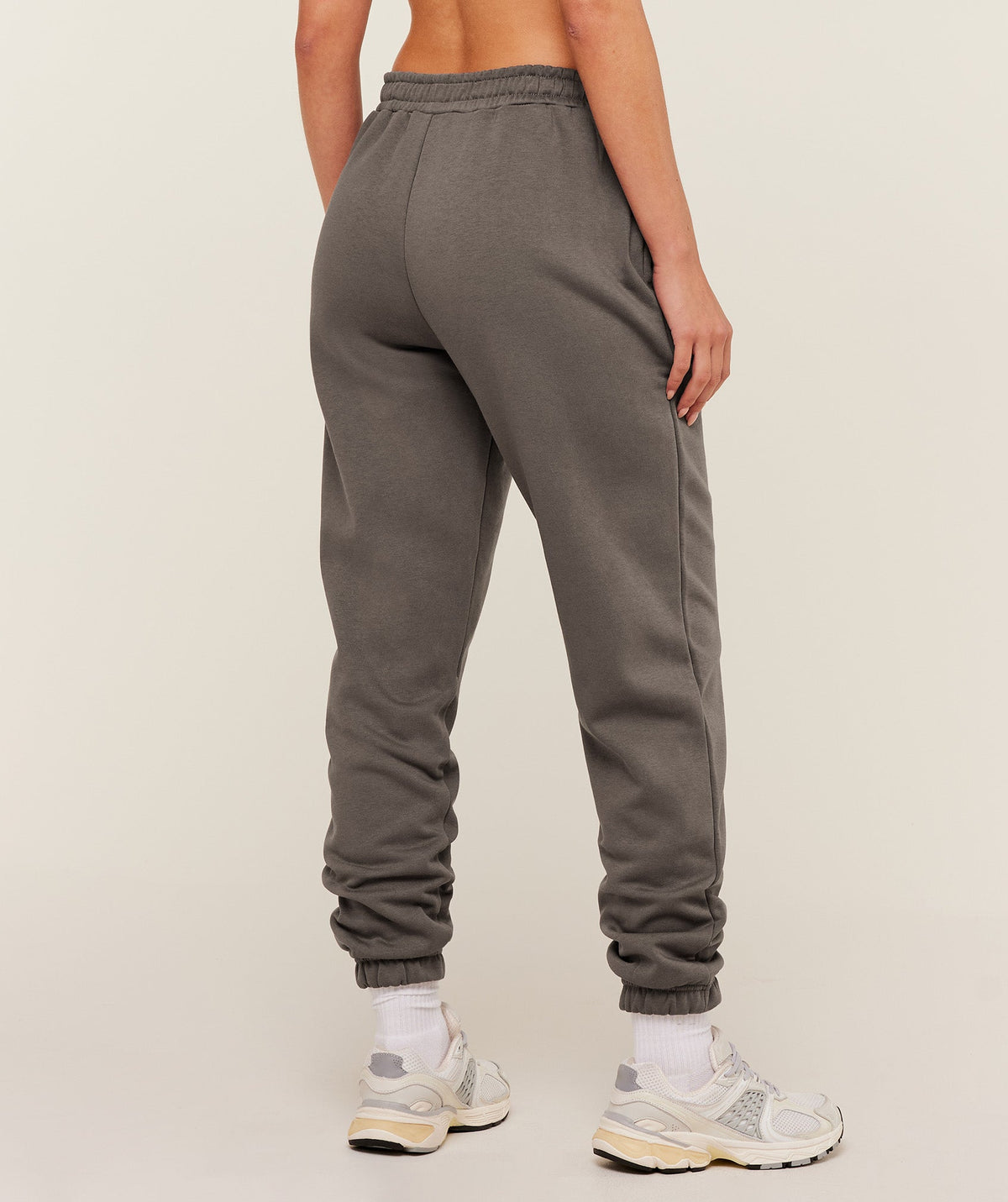 gymshark-training-fleece-joggers-pants