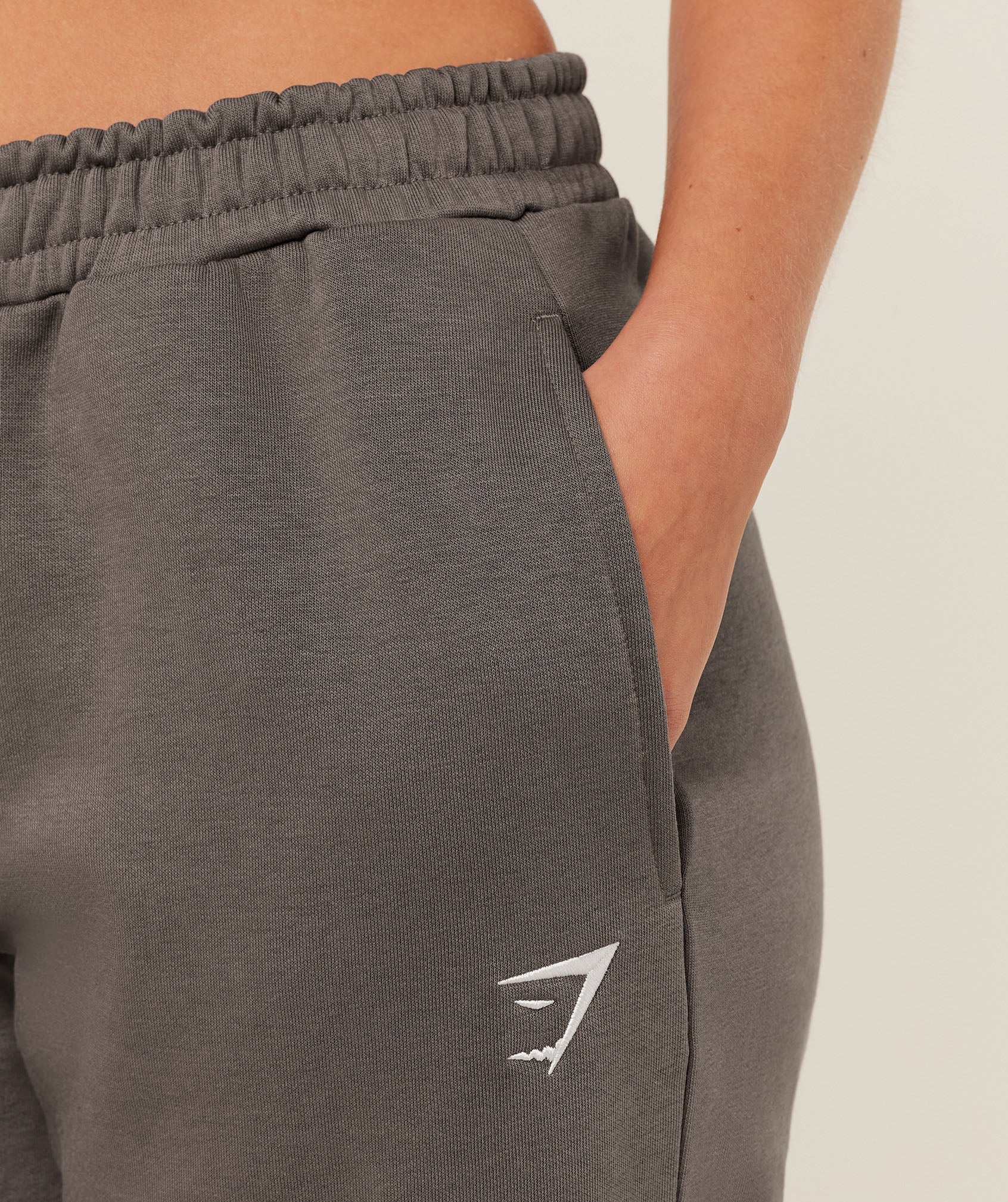 gymshark-training-fleece-joggers-pants