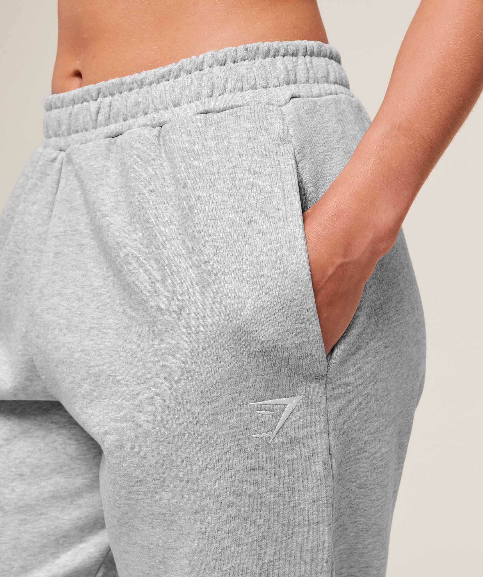 gymshark-training-fleece-short-jogger-pants-grey-ss25