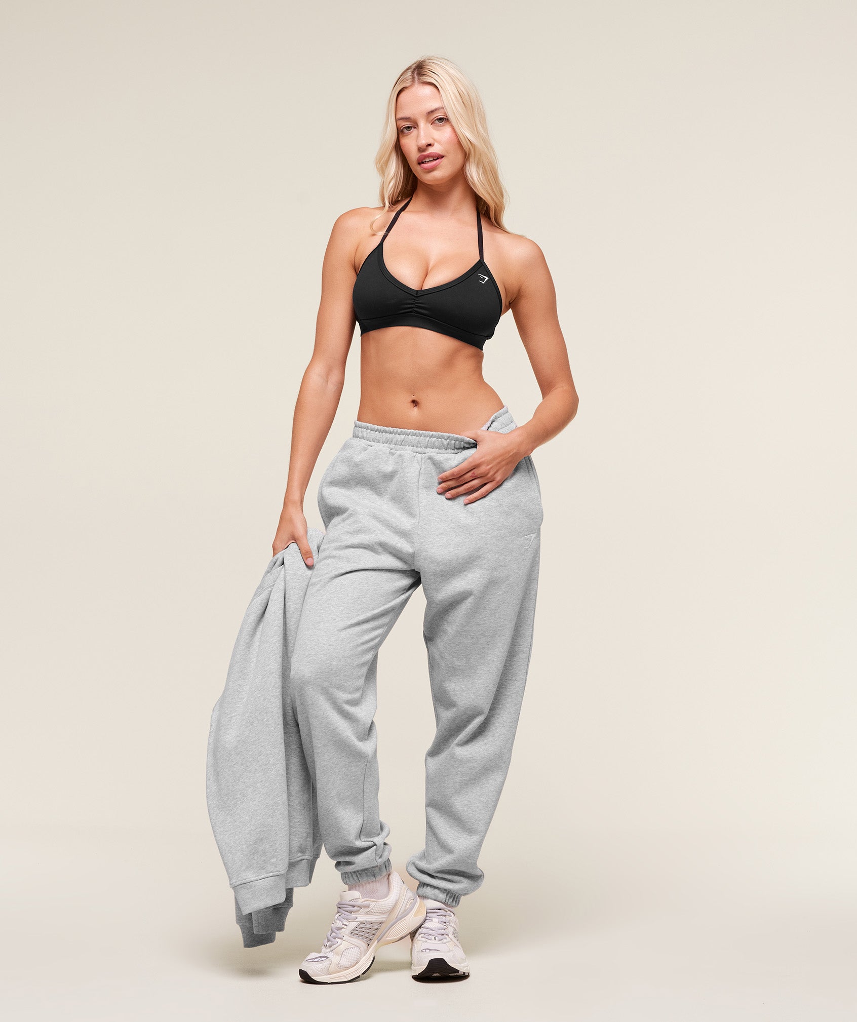 gymshark-training-fleece-short-jogger-pants-grey-ss25