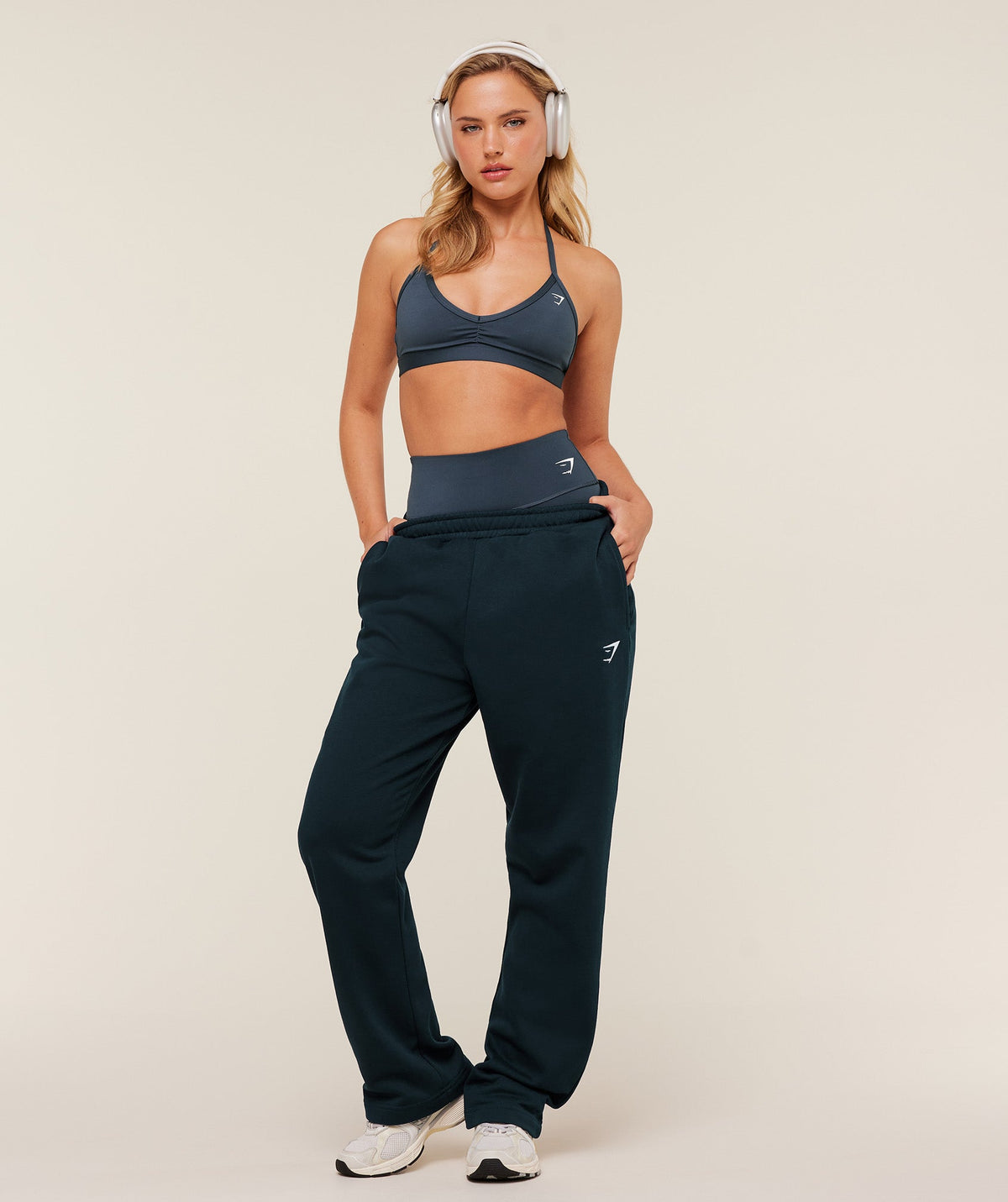 gymshark-training-fleece-straight-leg-jogger-pants